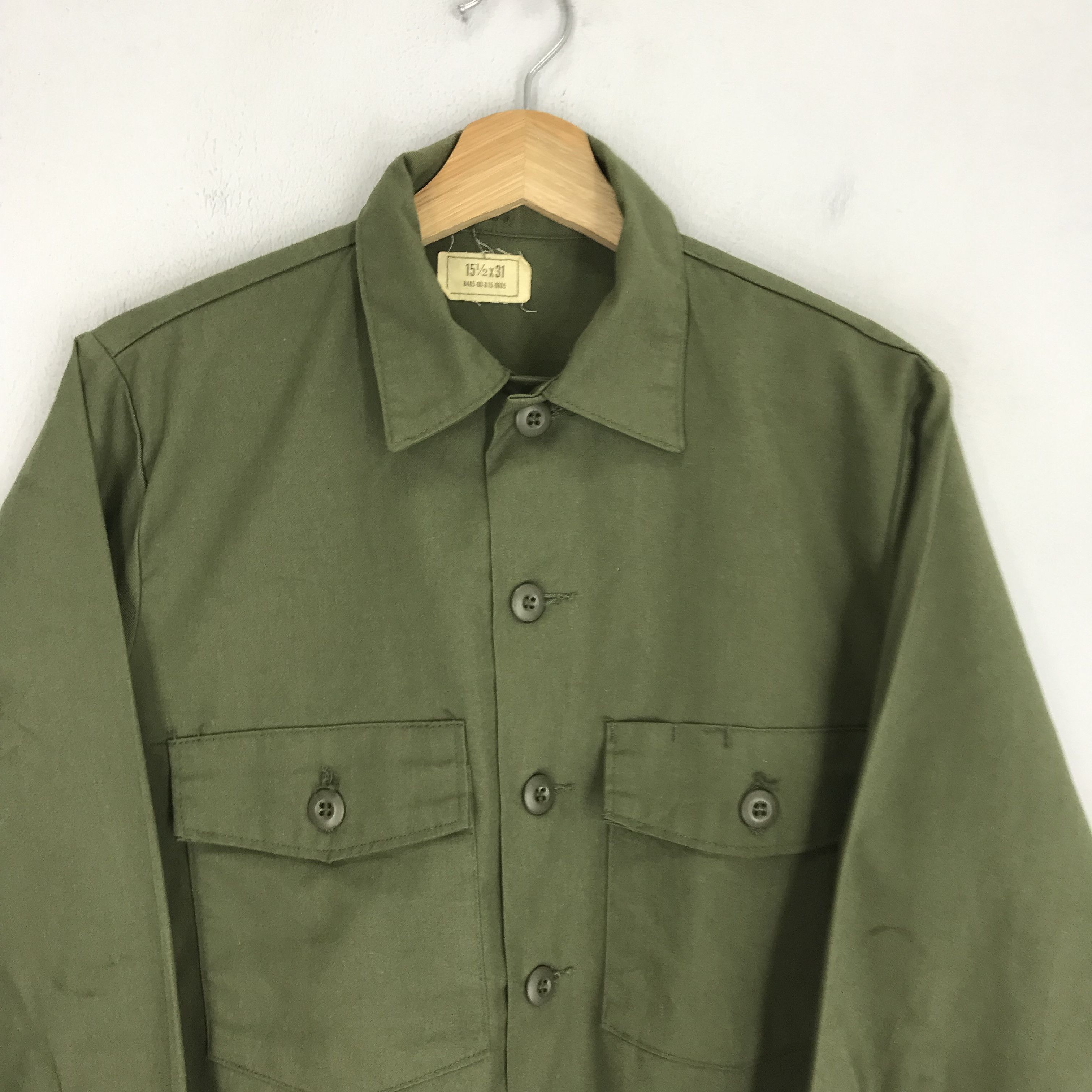 Vintage Vintage Olive Green Fatigue Us Army Green Button Down Shirt Size US M / EU 48-50 / 2 - 5 Thumbnail