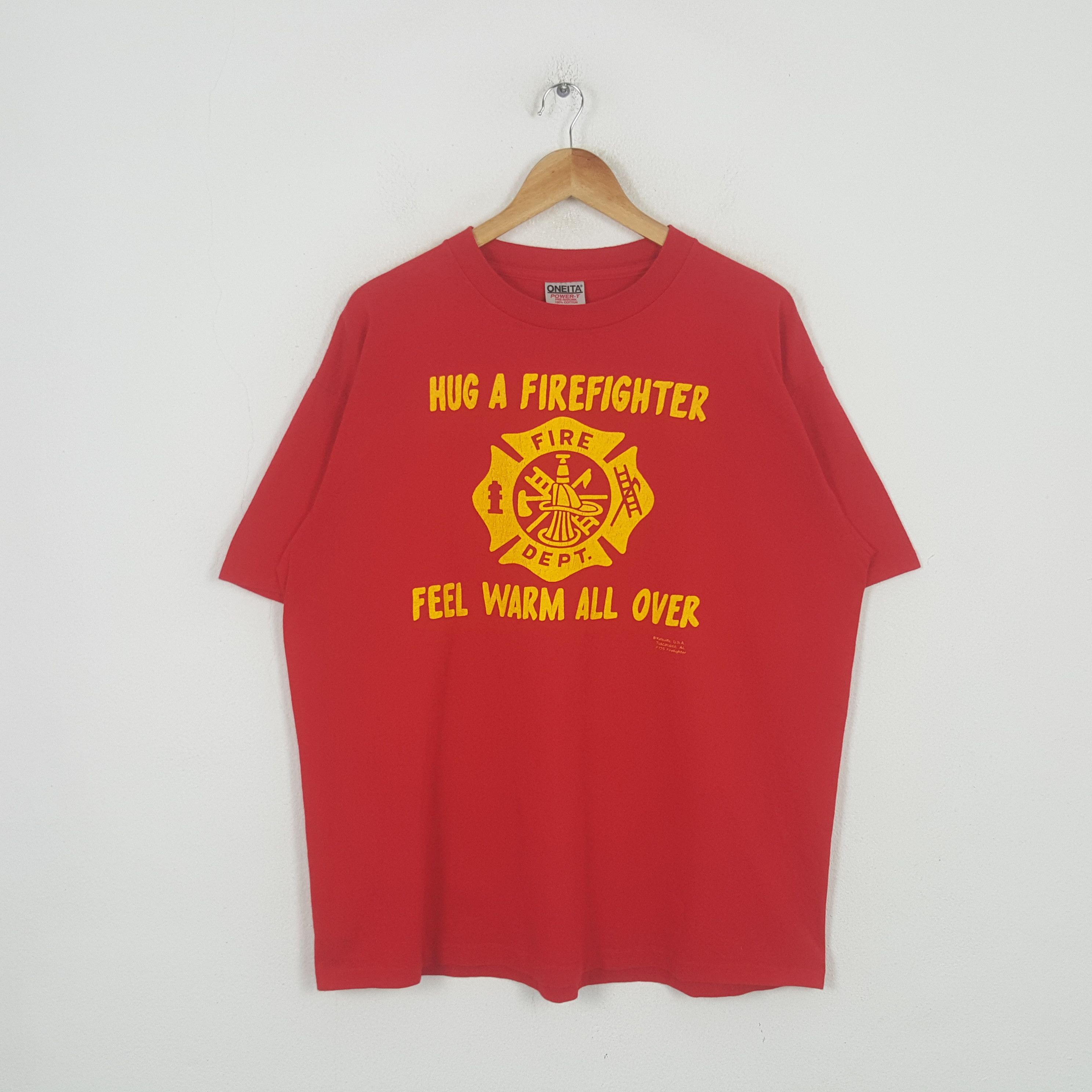 Other Vintage Hug A Firefinger American Fire Depart Tshirt RR1 Size US XL / EU 56 / 4 - 1 Thumbnail