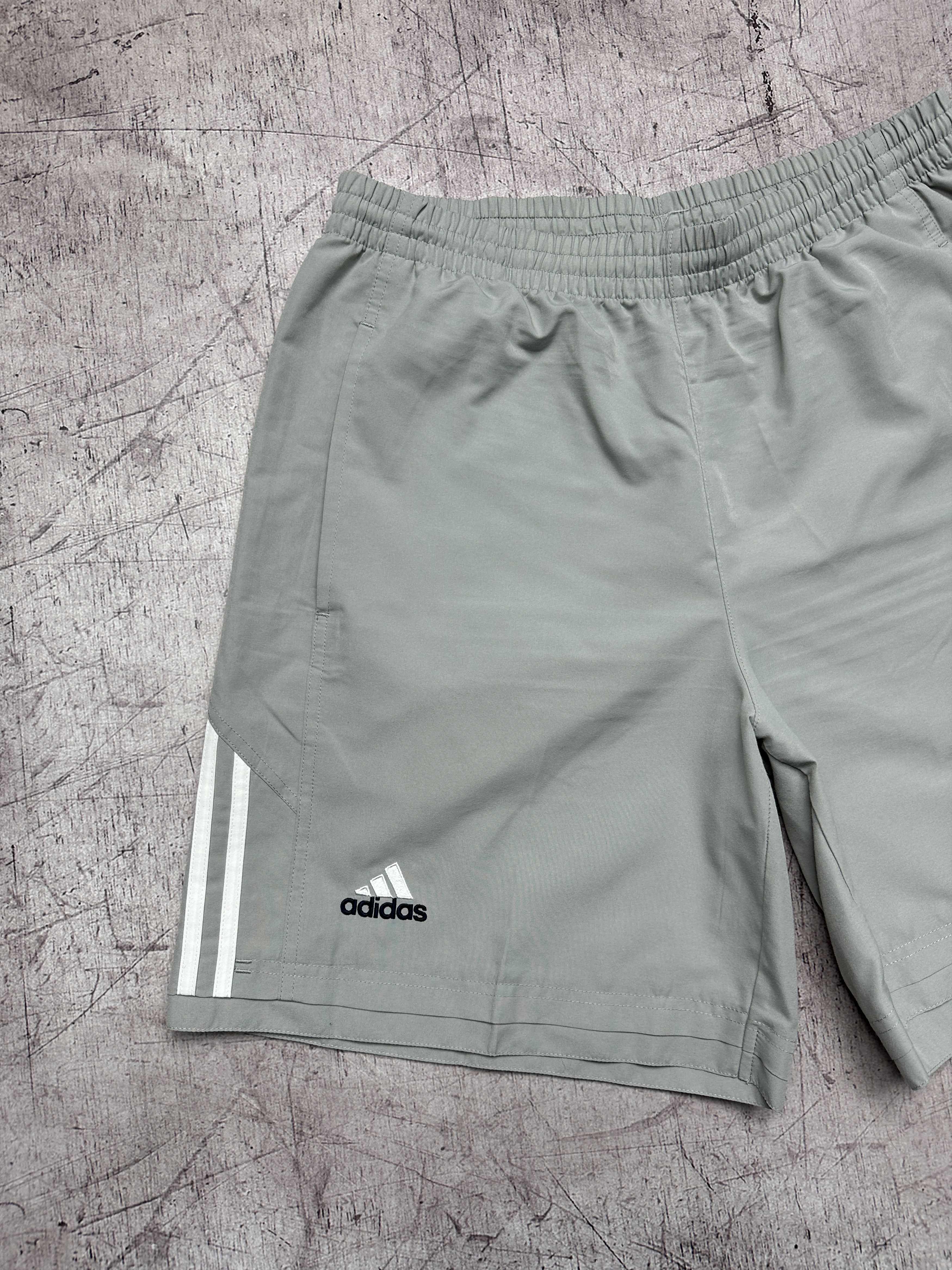 Adidas Adidas Vintage Mens Shorts Size US 36 / EU 52 - 2 Thumbnail