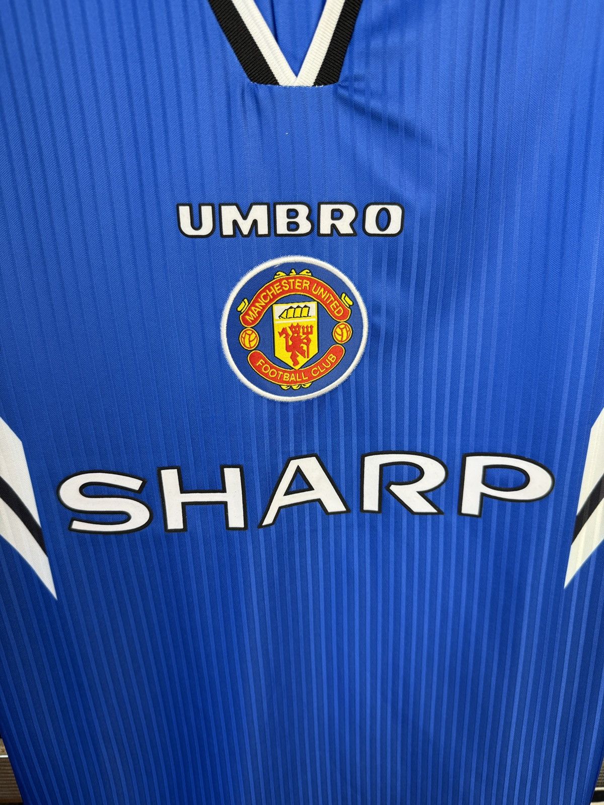 Umbro Manchester United Umbro Sharp Vintage Jersey 90s Very Rare Size US M / EU 48-50 / 2 - 4 Thumbnail