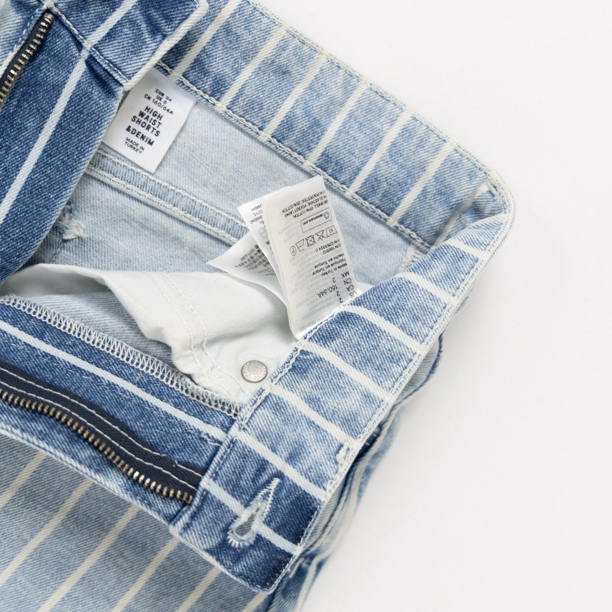 H&M H&M Women High Waist Striped Denim Shorts Blue Casual Summer Size 26" / US 2 / IT 38 - 5 Thumbnail