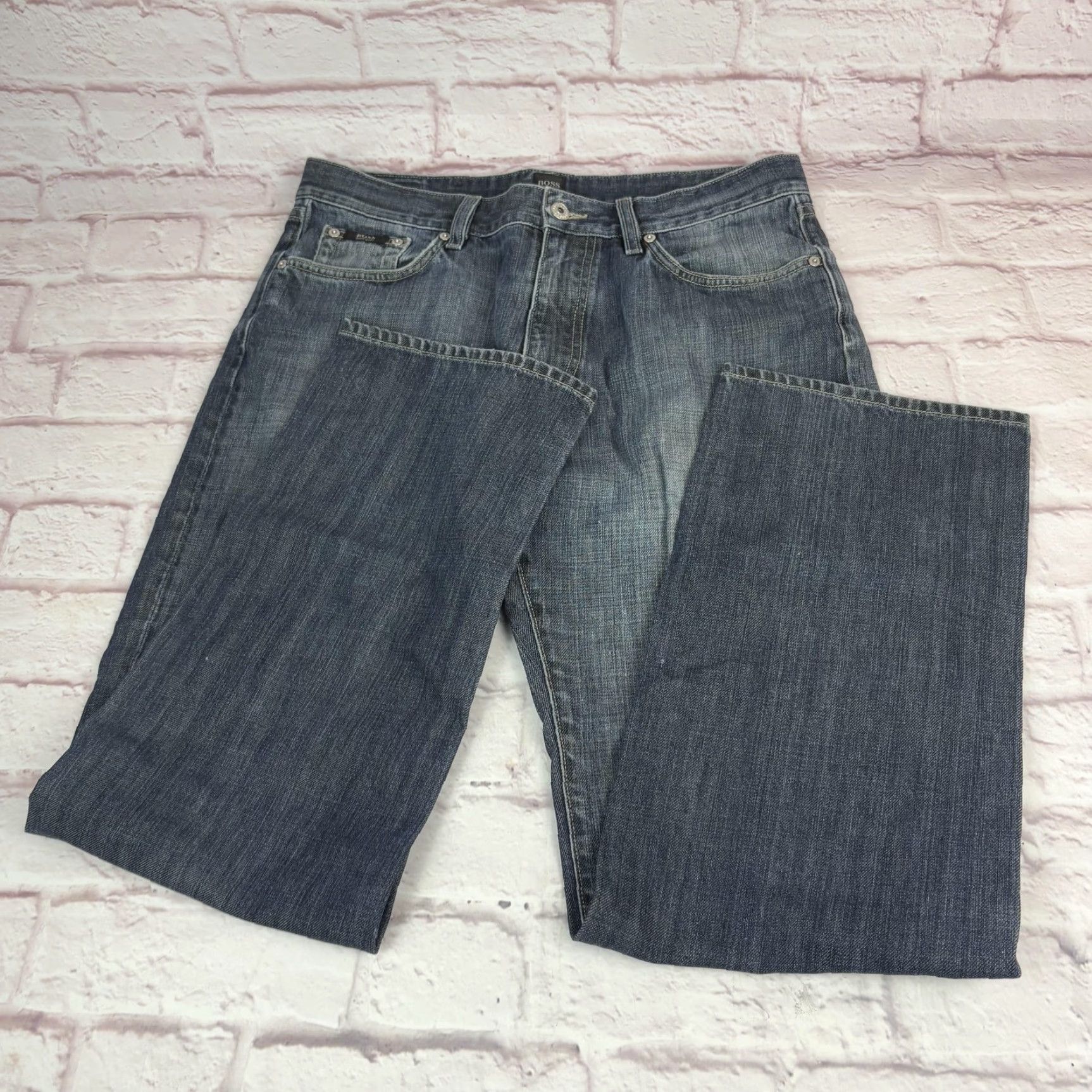 Hugo Boss HUGO BOSS Texas Jeans Mens 34x31 Medium Wash Blue Straight Leg Denim Pants Jeans Size US 34 / EU 50 - 2 Thumbnail