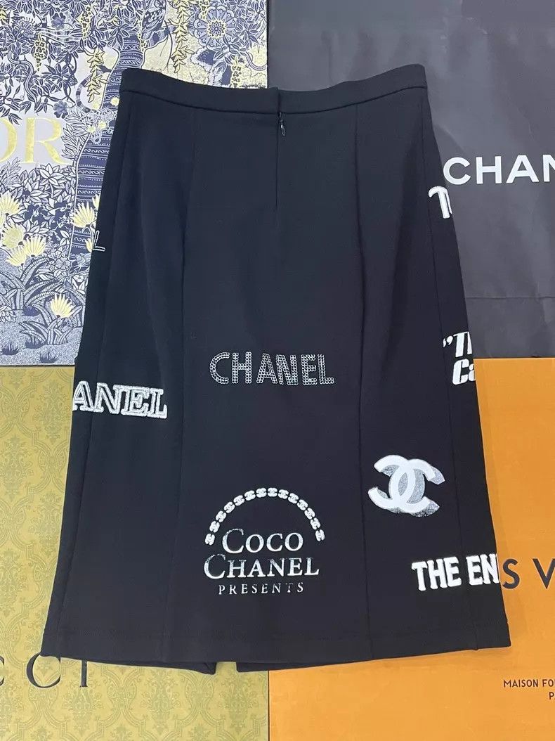 Chanel Chanel Black and white letter printed slit skirt Size 25" / US 0 / IT 36 - 3 Thumbnail