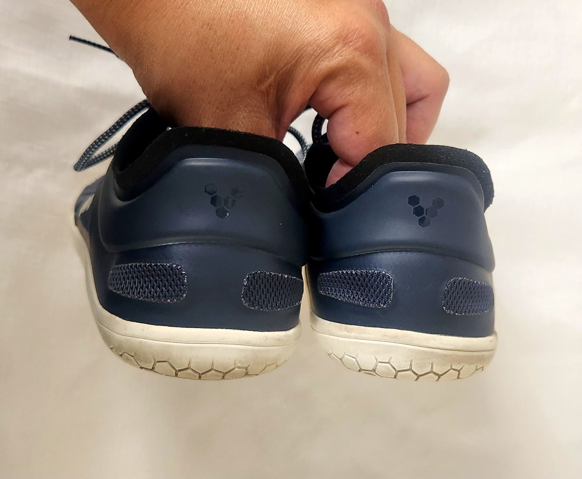 Vivobarefoot Vivobarefoot Primus Lite III Navy Blue and white SZ 40 US 7 Size US 7 / EU 40 - 11 Thumbnail