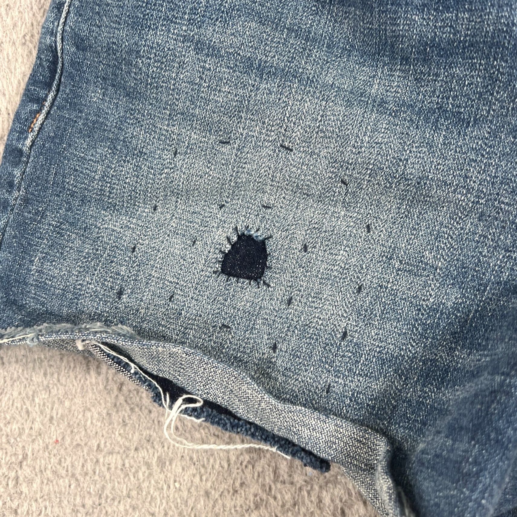 Levi's Levi's Women's Blue Denim Cut Off Shorts Size 4 Mid Rise Patchwork Y2K Size 27" / US 4 / IT 40 - 2 Thumbnail