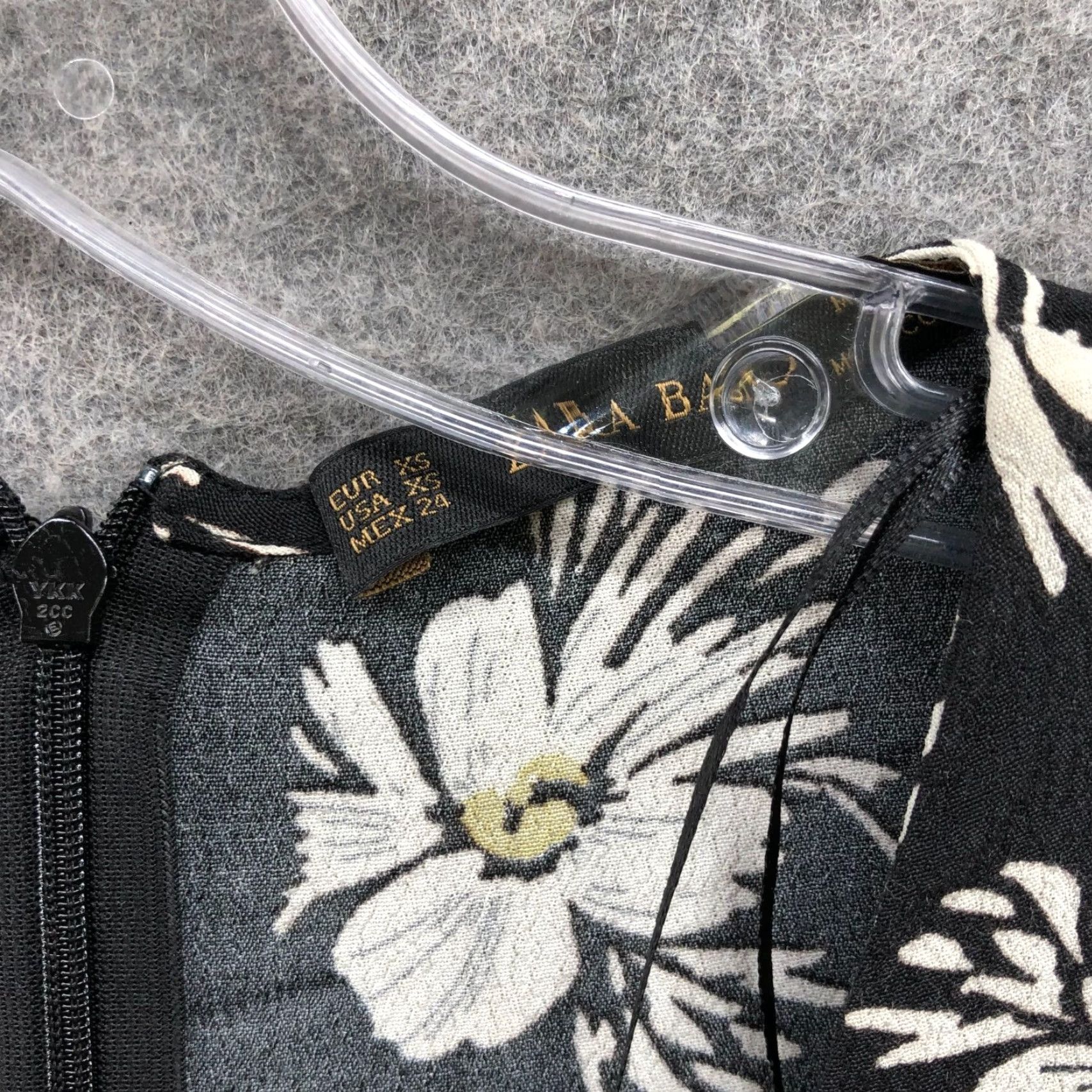 Zara Zara Romper Womens XS Black Floral Daisy V-Neck Pockets Long Sleeve Rayon Size XS / US 0-2 / IT 36-38 - 5 Thumbnail