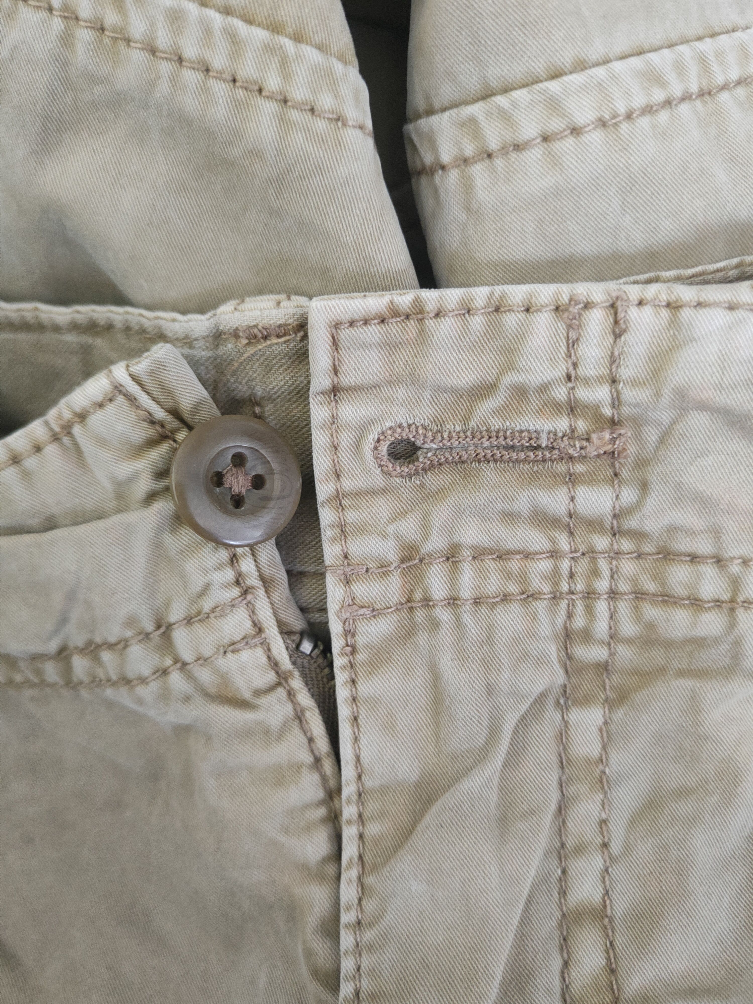 Japanese Brand DL Uniqlo Beige Multipocket Cargo Pants #SP46-291T Size US 31 - 15 Thumbnail