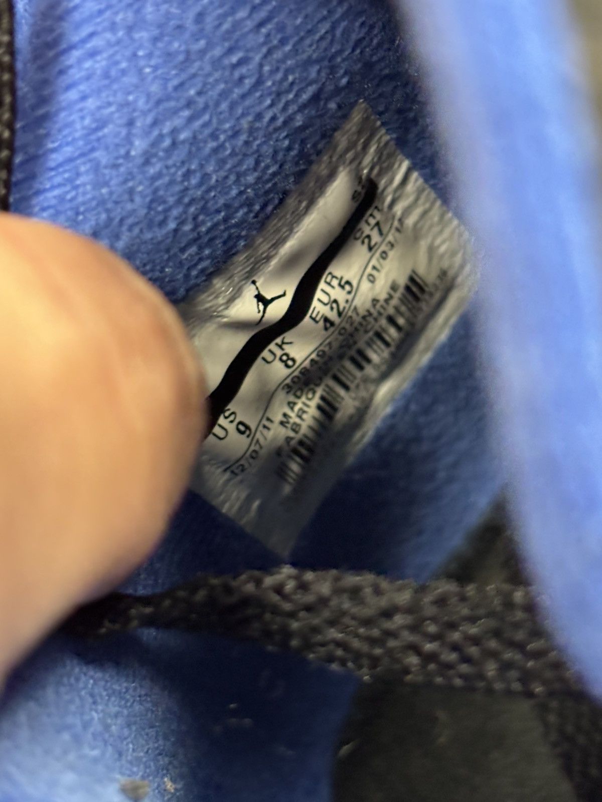 Air Jordan Retro Cavs 2012