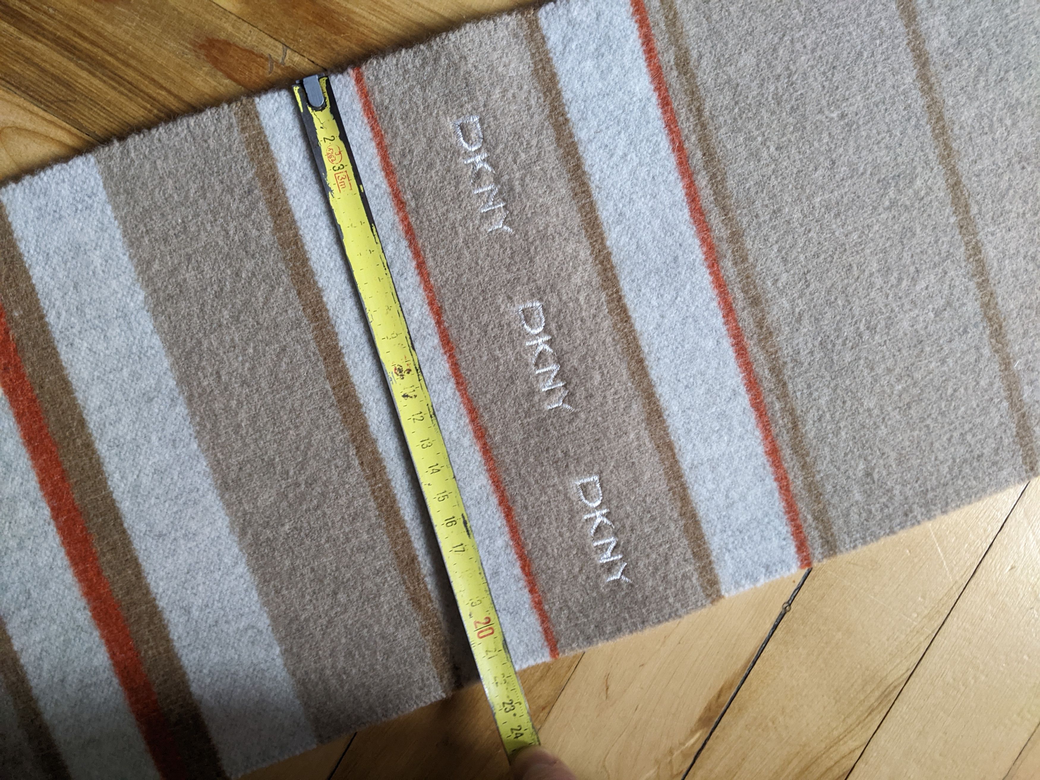 DKNY DKNY Wool Scarf Vintage Stussy Polo Ralph Lauren Burberry Size ONE SIZE - 10 Thumbnail