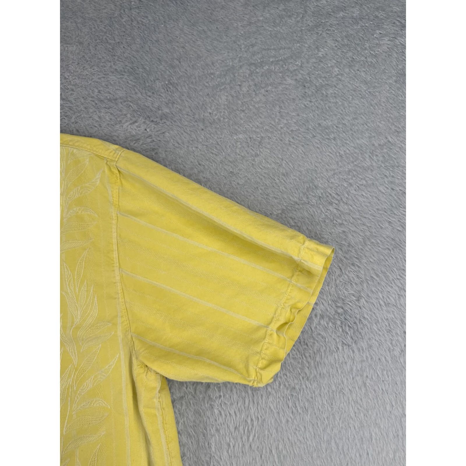 Tommy Bahama Tommy Bahama Shirt Men Large Yellow Leaf Hawaiian 100% Silk Button Pocket Casual Shirt 40 in Chest Size US L / EU 52-54 / 3 - 2 Thumbnail