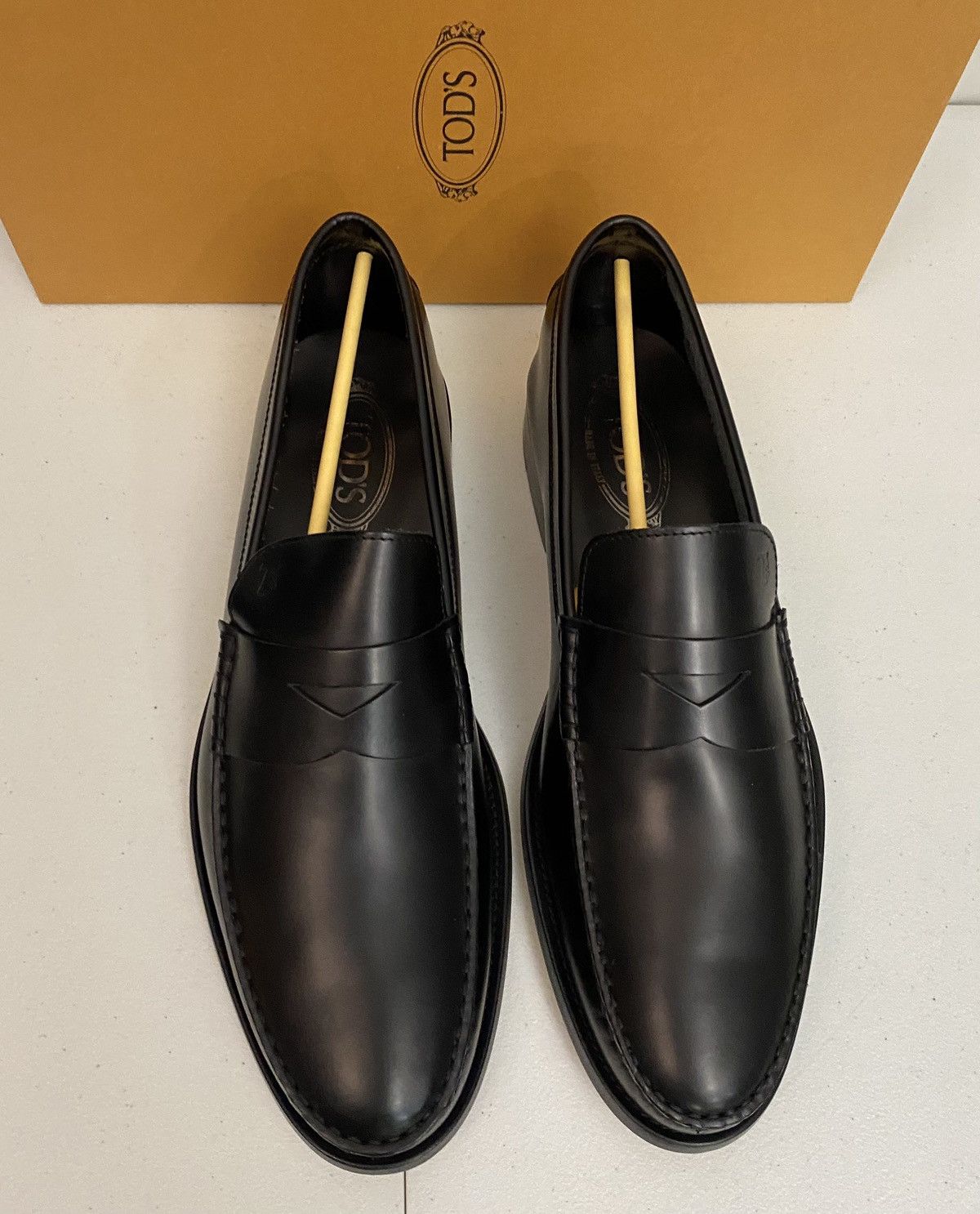 Tod's Tod’s 🇮🇹 Black Calf Leather Logo Emboss Devon Loafer 11 New Size US 11 / EU 44 - 12 Thumbnail