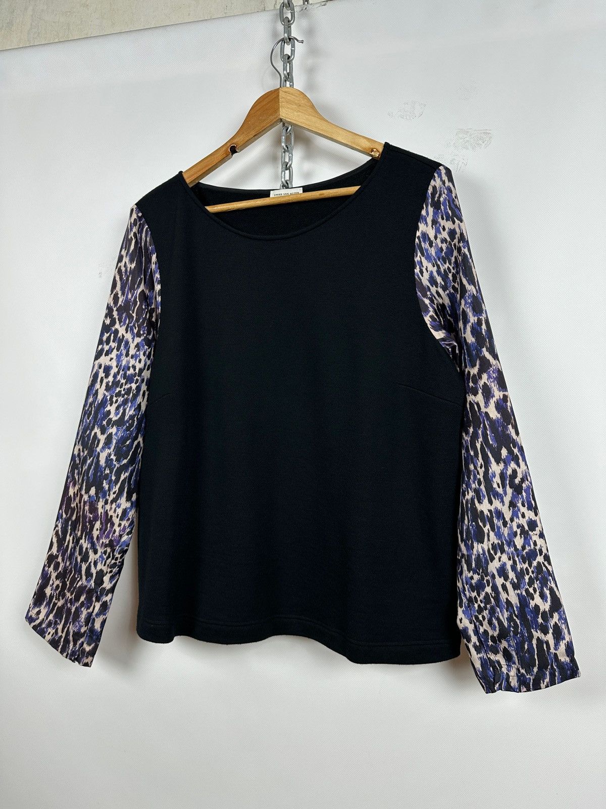 Dries Van Noten Dries Van Noten Black Wool / Leopard Silk Sleeve Sweater Size M / US 6-8 / IT 42-44 - 3 Thumbnail