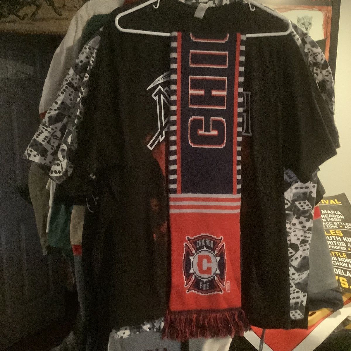 Designer Adidas MLS Chicago Fire Scarf Used Very Good Condition Size ONE SIZE - 2 Thumbnail