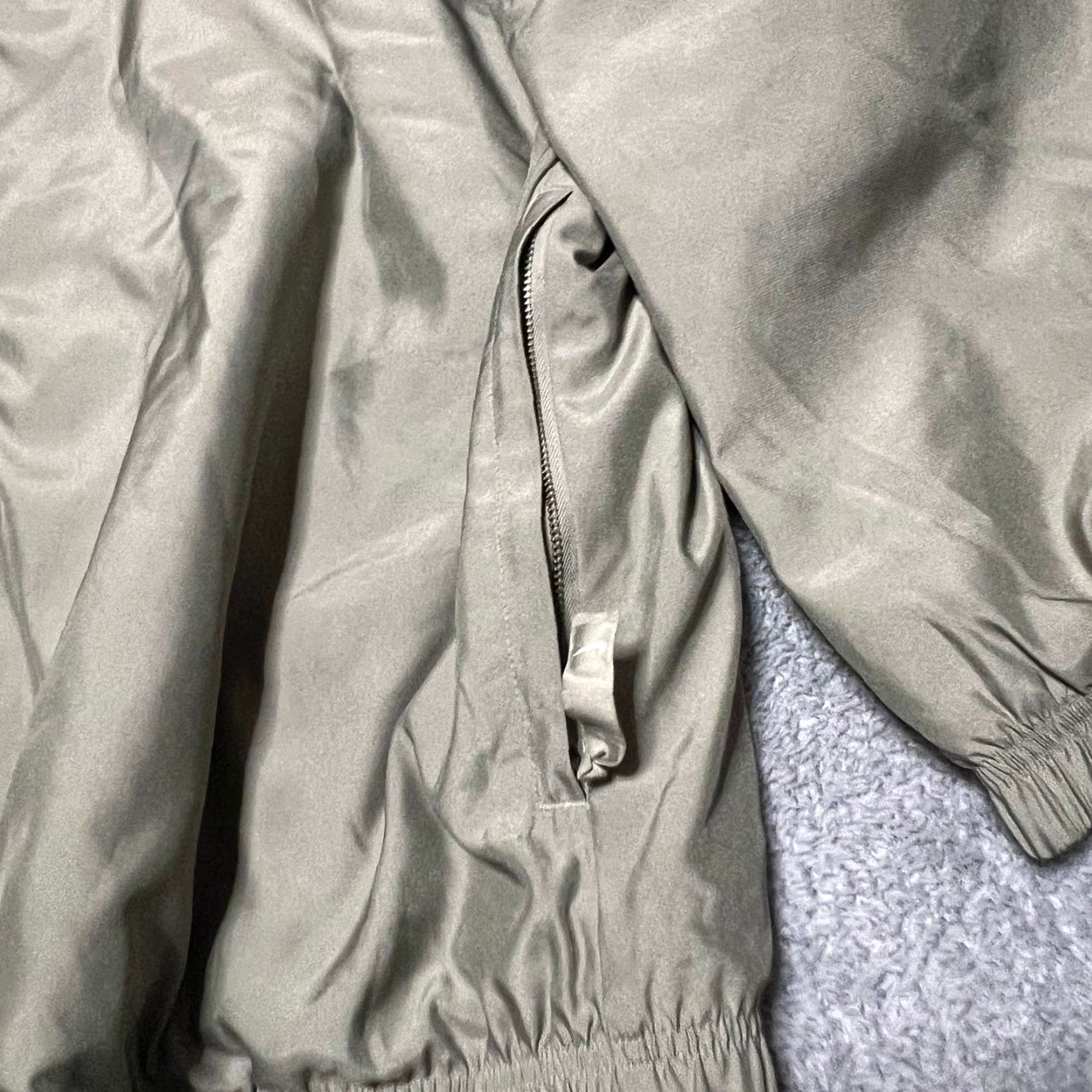 Nike Nike Lab Solo Swoosh Satin Bomber Jacket Mens XXL Tan Dn1266 Beige Windbreaker Jacket Big & Tall Size US XXL / EU 58 / 5 - 3 Thumbnail