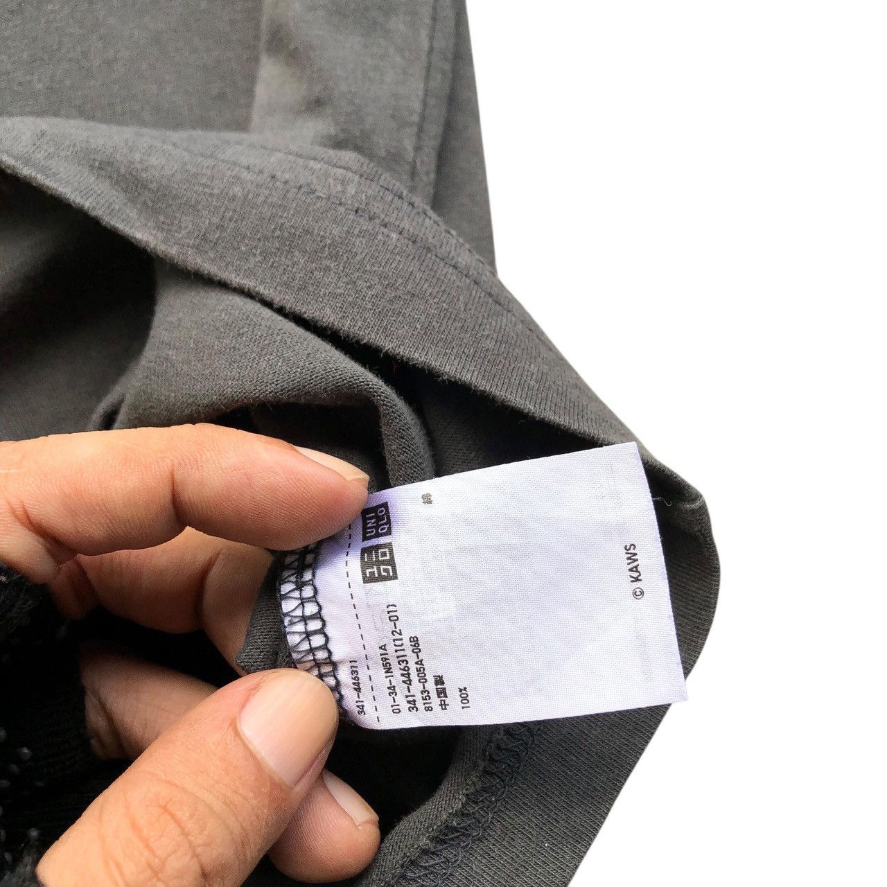 Kaws Japanese KAWS x UNIQLO tee Size US XL / EU 56 / 4 - 4 Thumbnail