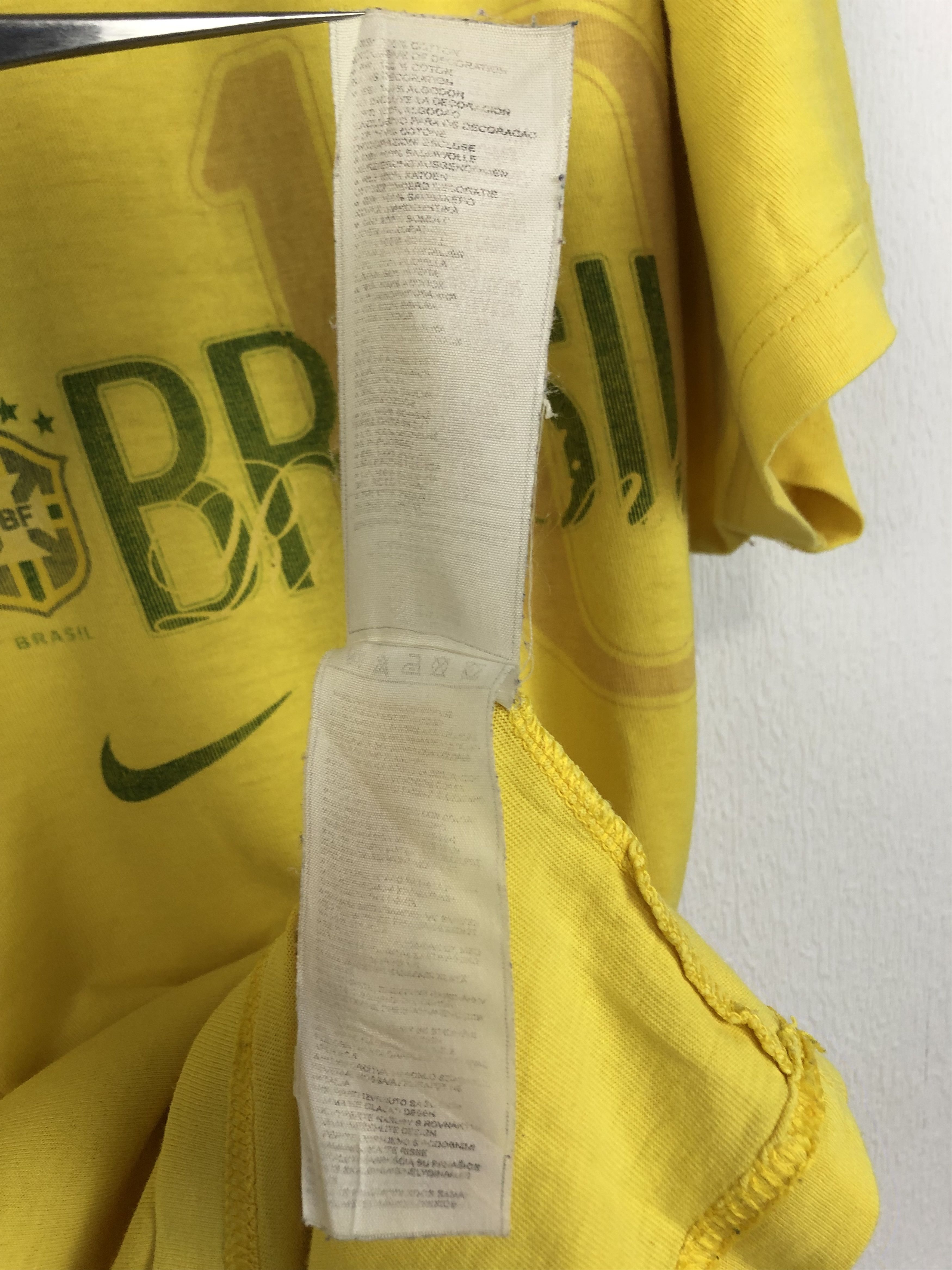 Nike Vintage Brazil Train Football Shirt #10 Ronaldinho Rare Size US XL / EU 56 / 4 - 8 Thumbnail