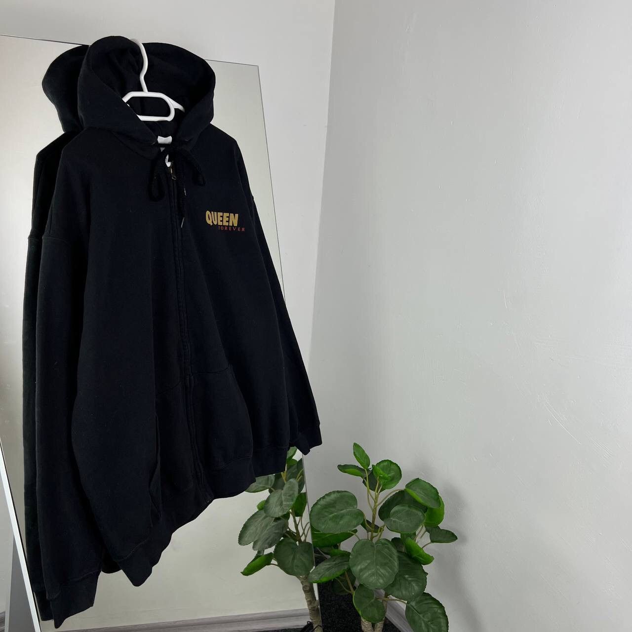 Queen Vintage Zip Hoodie Y2K Official Merch Rock Band