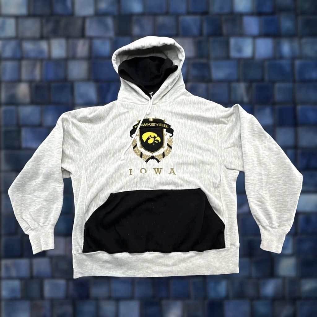 NCAA VINTAGE 90s Out Of Bounds Iowa Hawkeyes Double Hood Hoodie Rare NCAA XL Blue Mens Size US XL / EU 56 / 4 - 1 Thumbnail