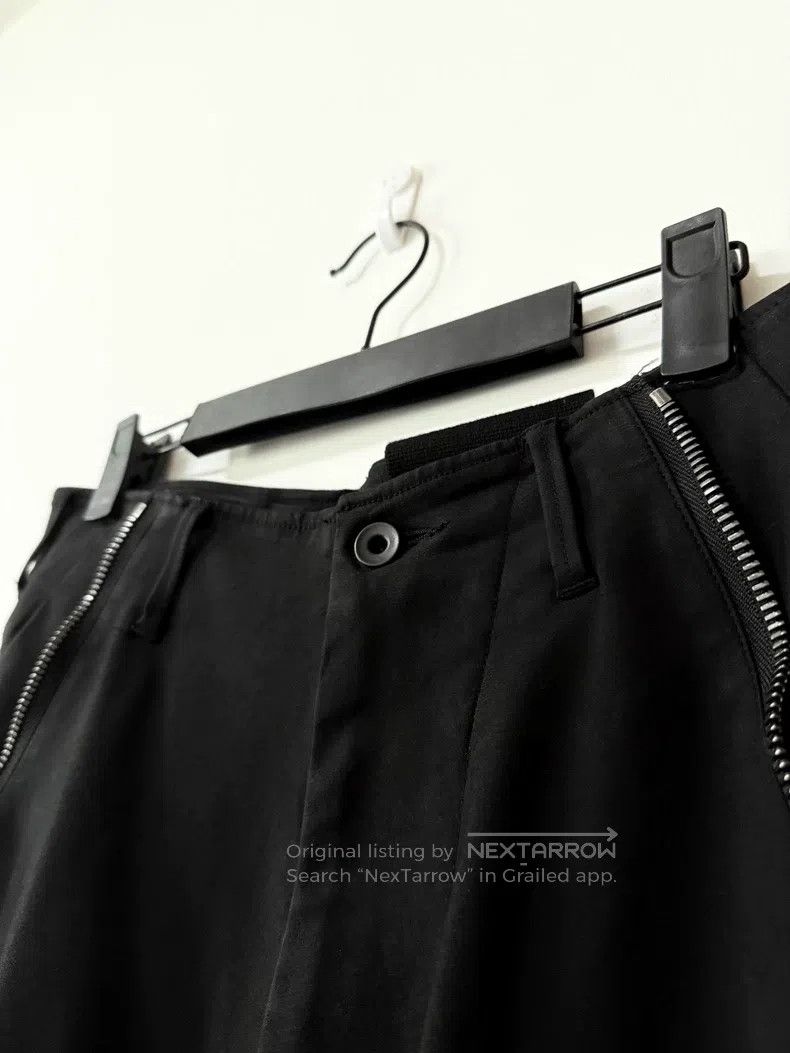 Julius Julius Size 2 High-rise zipper-twisted spiral pants| Size US 30 / EU 46 - 1 Thumbnail