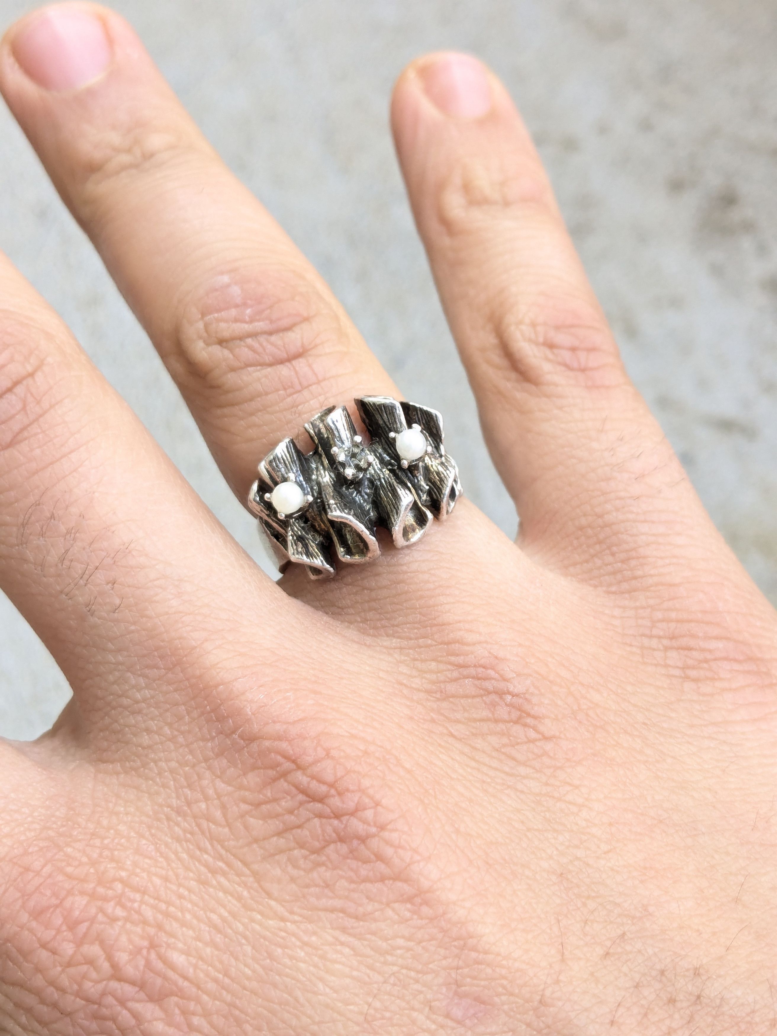 Jewelry Vintage Sterling Silver Ring Pearl 8 Avant Garde Modern Size ONE SIZE - 10 Thumbnail
