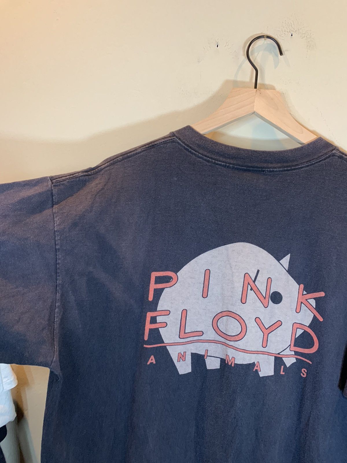 Brockum × Pink Floyd × Vintage RARE Vintage 1992 Pink Floyd Animals AOP Single Stitch Shirt Size US XL / EU 56 / 4 - 5 Thumbnail