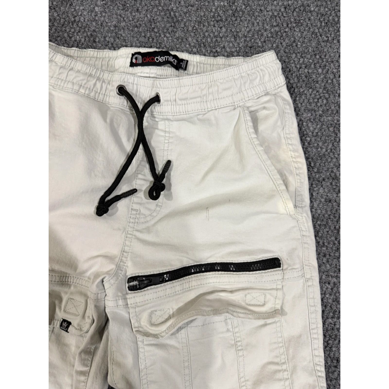 Akademiks VINTAGE Akademiks Cargo Shorts Mens small White Elastic Waist Drawstring Stretch Pockets Size US 29 - 4 Thumbnail