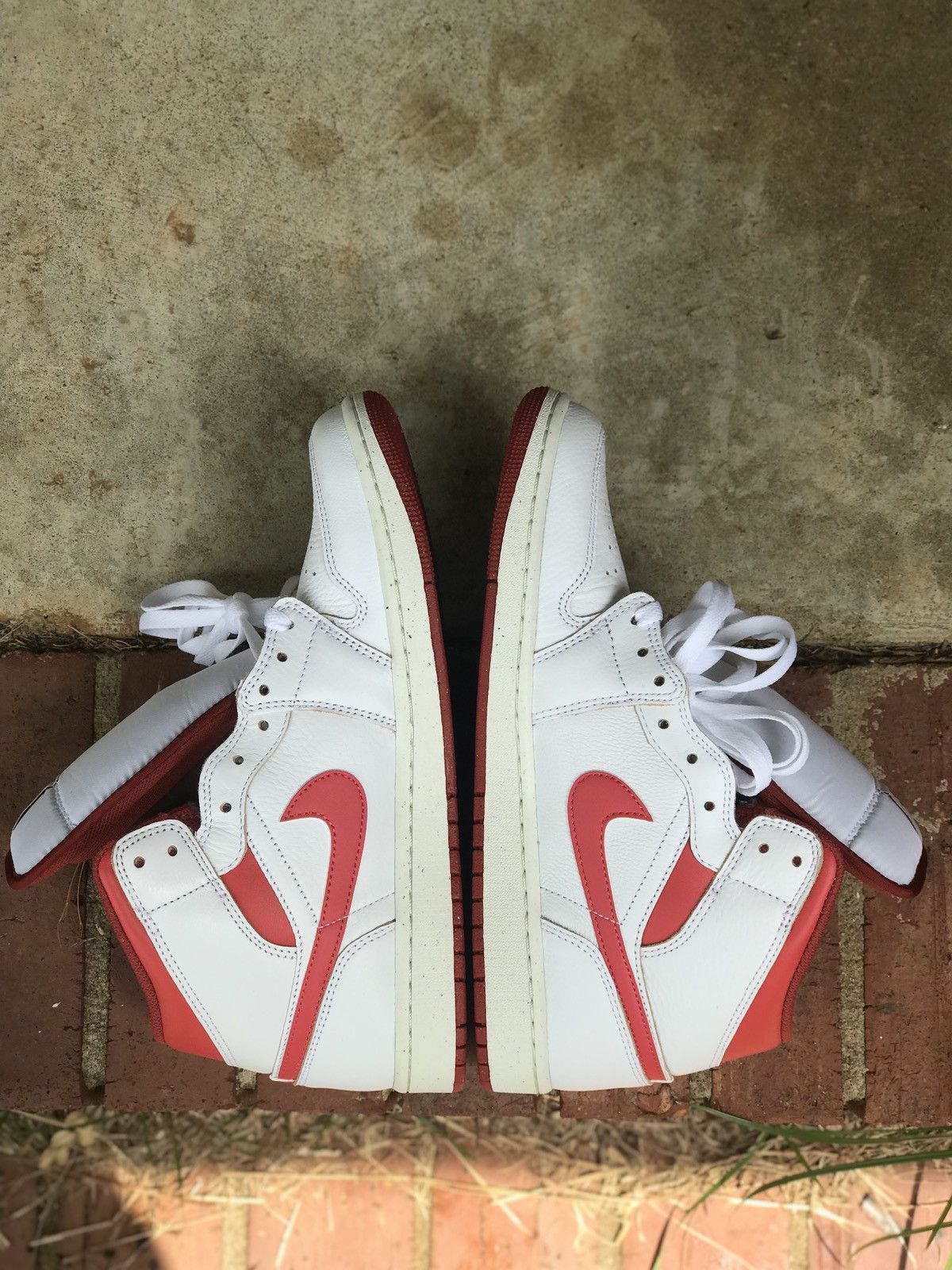 Jordan Brand Air Jordan 1 SE Mid White Dune Red Size 10 NWOB Size US 10 / EU 43 - 5 Thumbnail