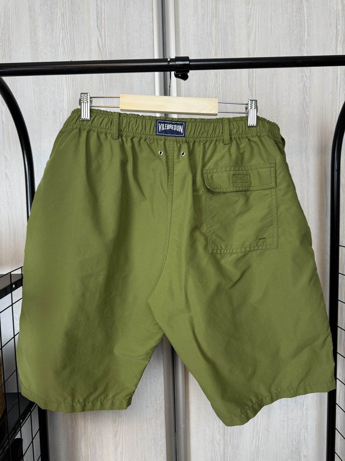 Vilebrequin Vilebrequin khaki green classic nylon shorts Size US 37 - 2 Thumbnail