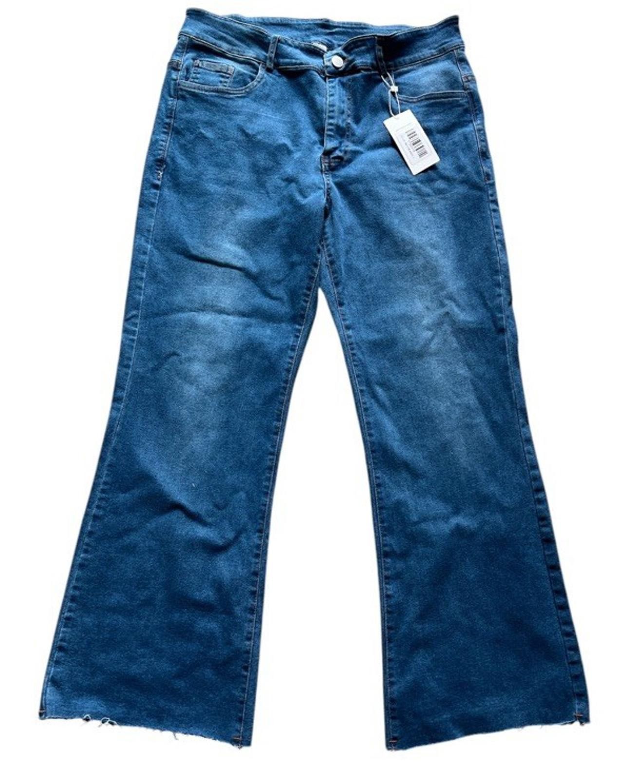 Petit Bateau Petite Relaxed Bootcut Jeans Sz Large Stretch Raw Hem Size 36" / US 14 / IT 50 - 1 Thumbnail
