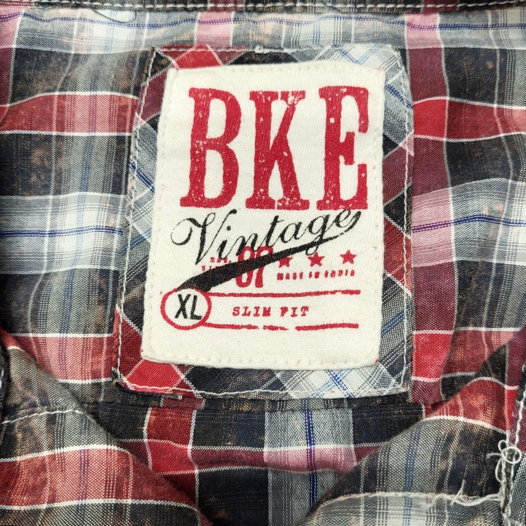 BKE BKE Vintage Shirt Mens XL Slim Fit Red Black Plaid Pearl Snap Buckle Western Shirt Mens XL Red Black Plaid Pearl Snap Buckle Western Size US XL / EU 56 / 4 - 3 Thumbnail