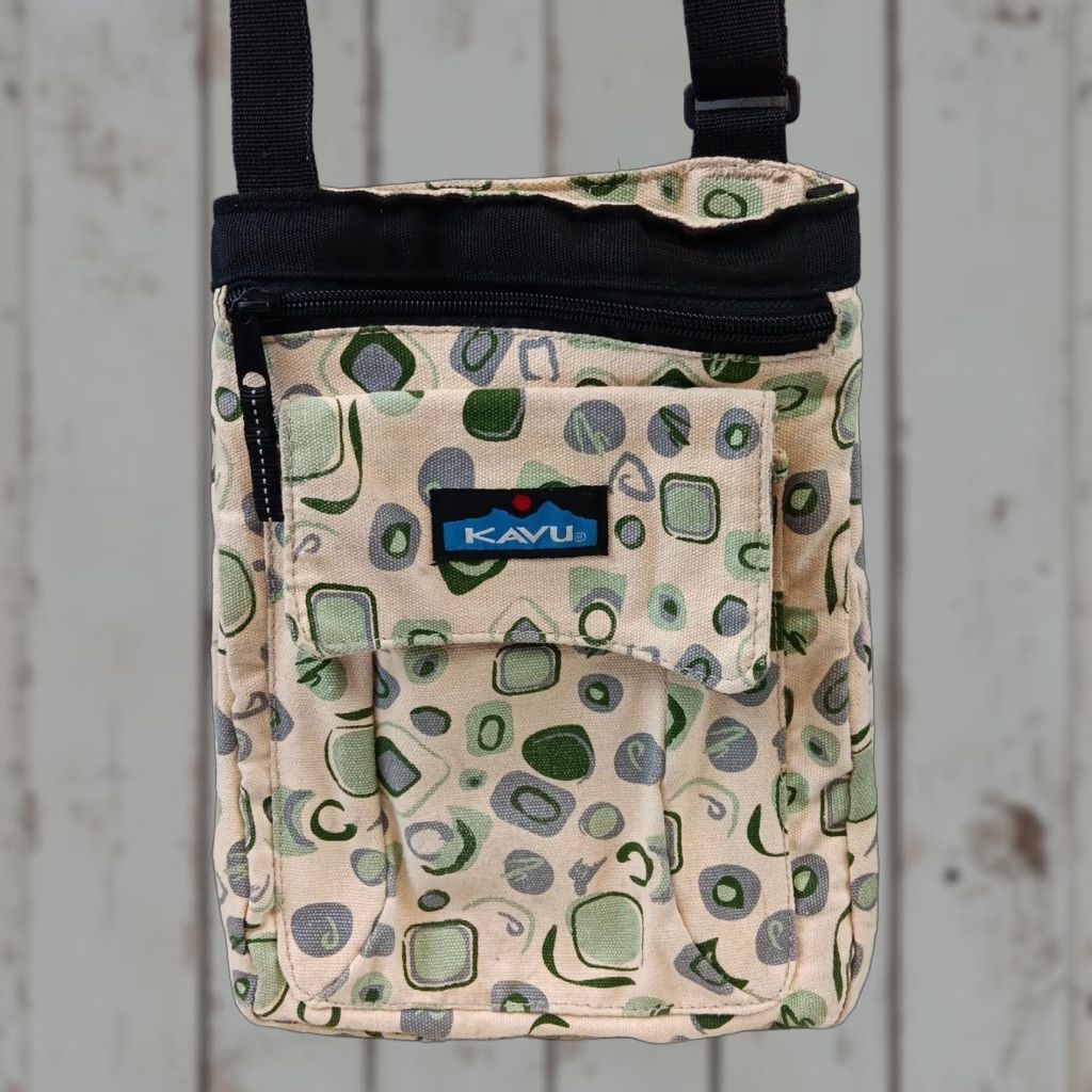 KAVU KAVU Keeper Bag Crossbody Purse Women Small Beige Outers Pockets Adjustable Strap Lightly Used Size ONE SIZE - 1 Thumbnail