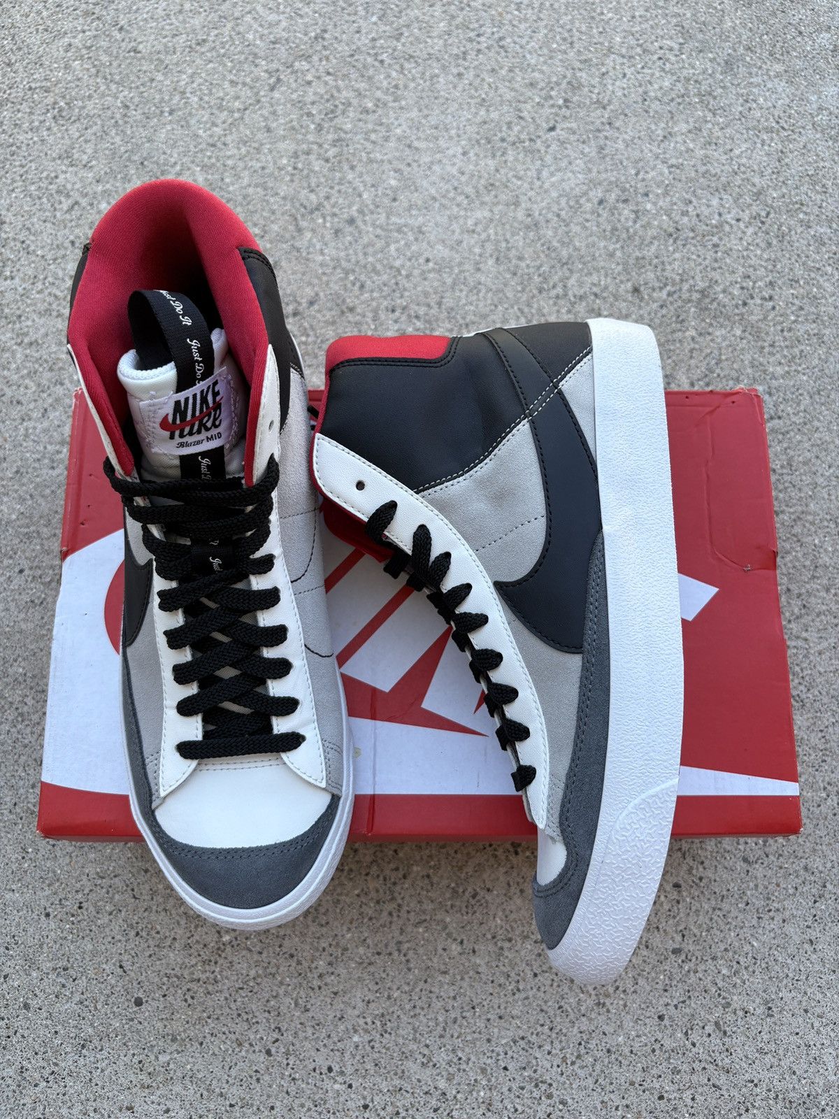 Nike Nike Blazer Mid ‘77 SE Dance “University Red” Size 7Y (GS) Size US 7 / EU 40 - 7 Thumbnail