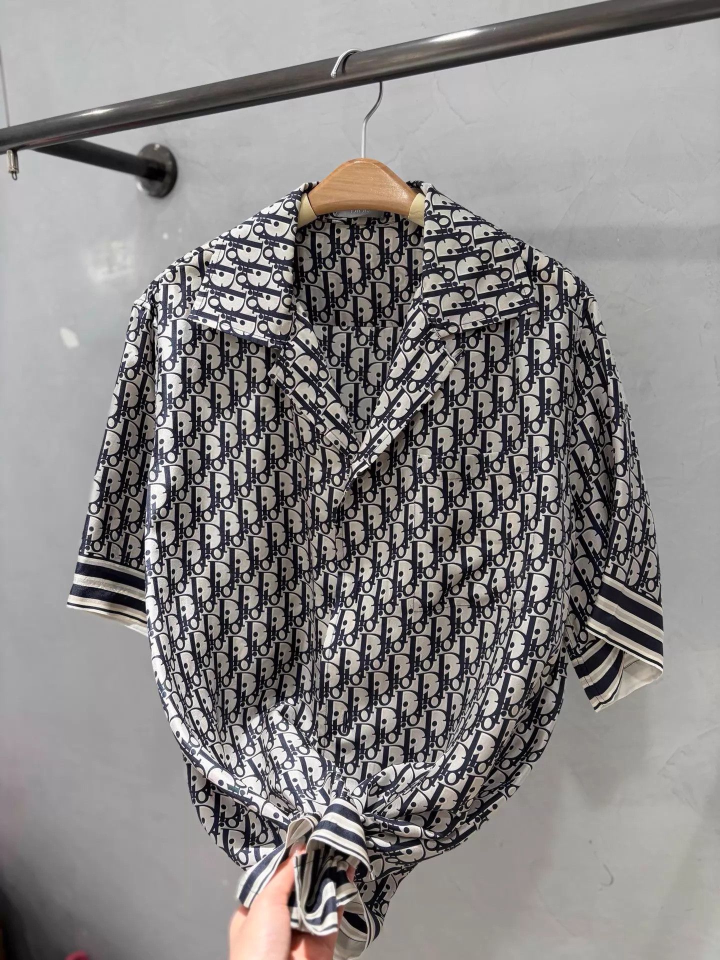 Dior Dior Oblique 100%Silk Oversized Pajama ShortSleeve 38 Mint Size US S / EU 44-46 / 1 - 2 Thumbnail