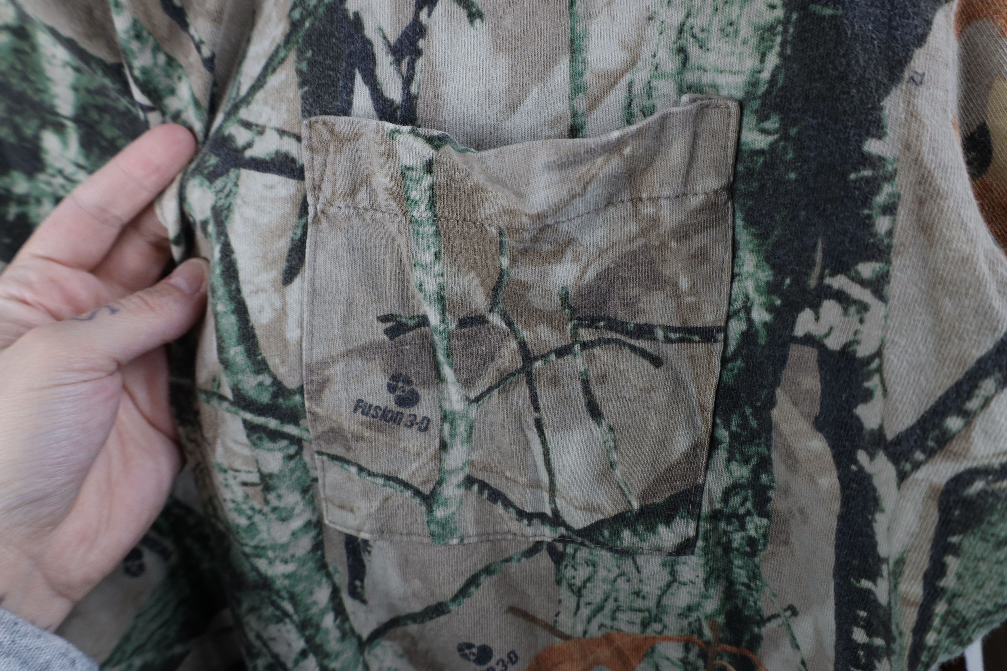 Vintage Vintage 90s Streetwear Camouflage Long Sleeve Pocket T-Shirt Size US XL / EU 56 / 4 - 6 Thumbnail