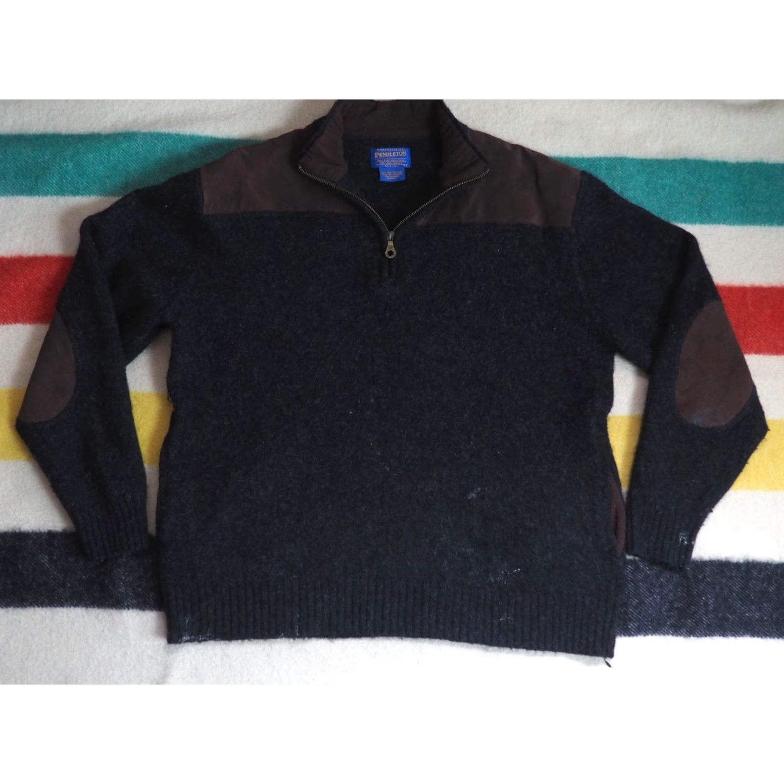 Pendleton VTG Pendleton 100% Shetland Wool Leather Dark Gray 1/4 Zip Pullover Sweater L Mens Wool Pullover, Gray, 1990s, 1/4 Zip, Regular, Long Sleeve, Casual Size US L / EU 52-54 / 3 - 2 Thumbnail