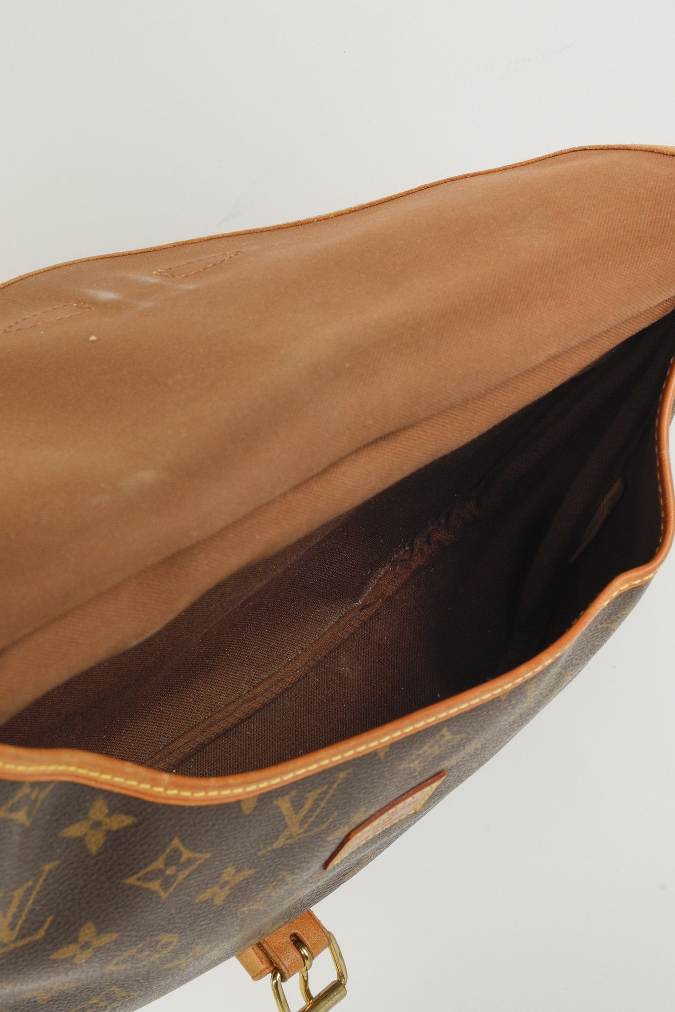 Louis Vuitton Louis Vuitton Saumur 28 , Double Side Saddle Messenger Bag Size ONE SIZE - 12 Thumbnail