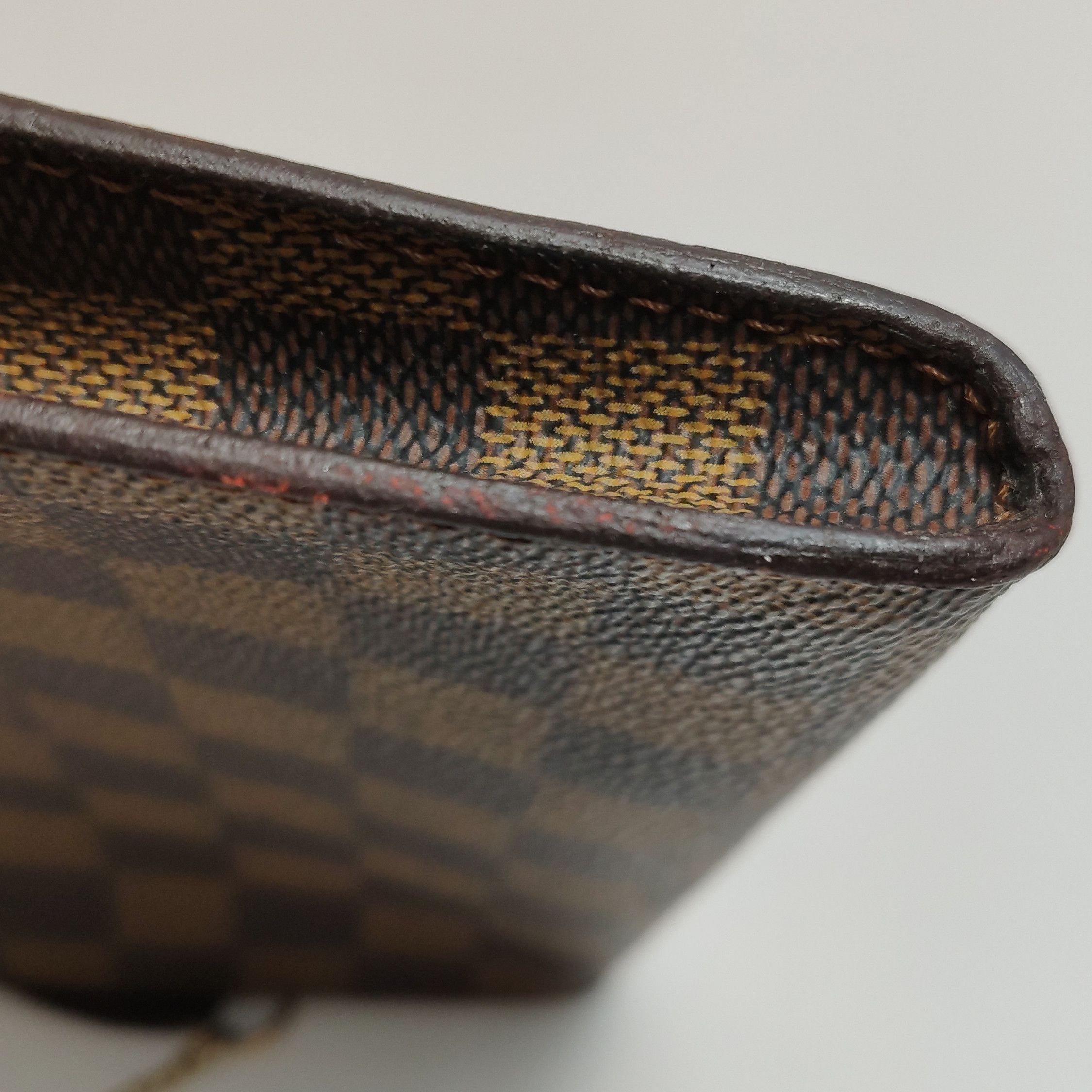 Louis Vuitton Louis Vuitton (LV) Bucket Pouch Cowhide Checkerboard Vintag Size ONE SIZE - 8 Thumbnail