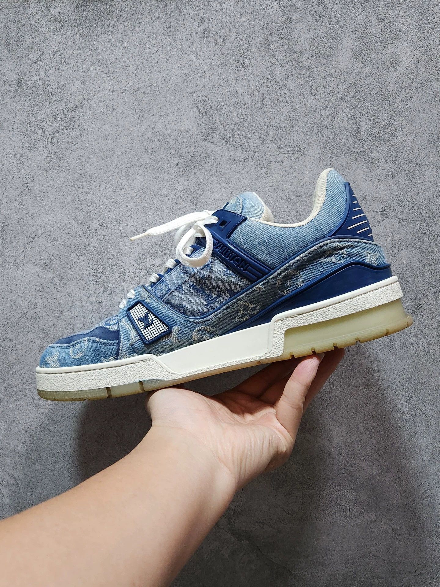 Louis Vuitton LOUIS VUITTON denim all-over print low-top casual sneakers Size US 7.5 / EU 40-41 - 5 Thumbnail