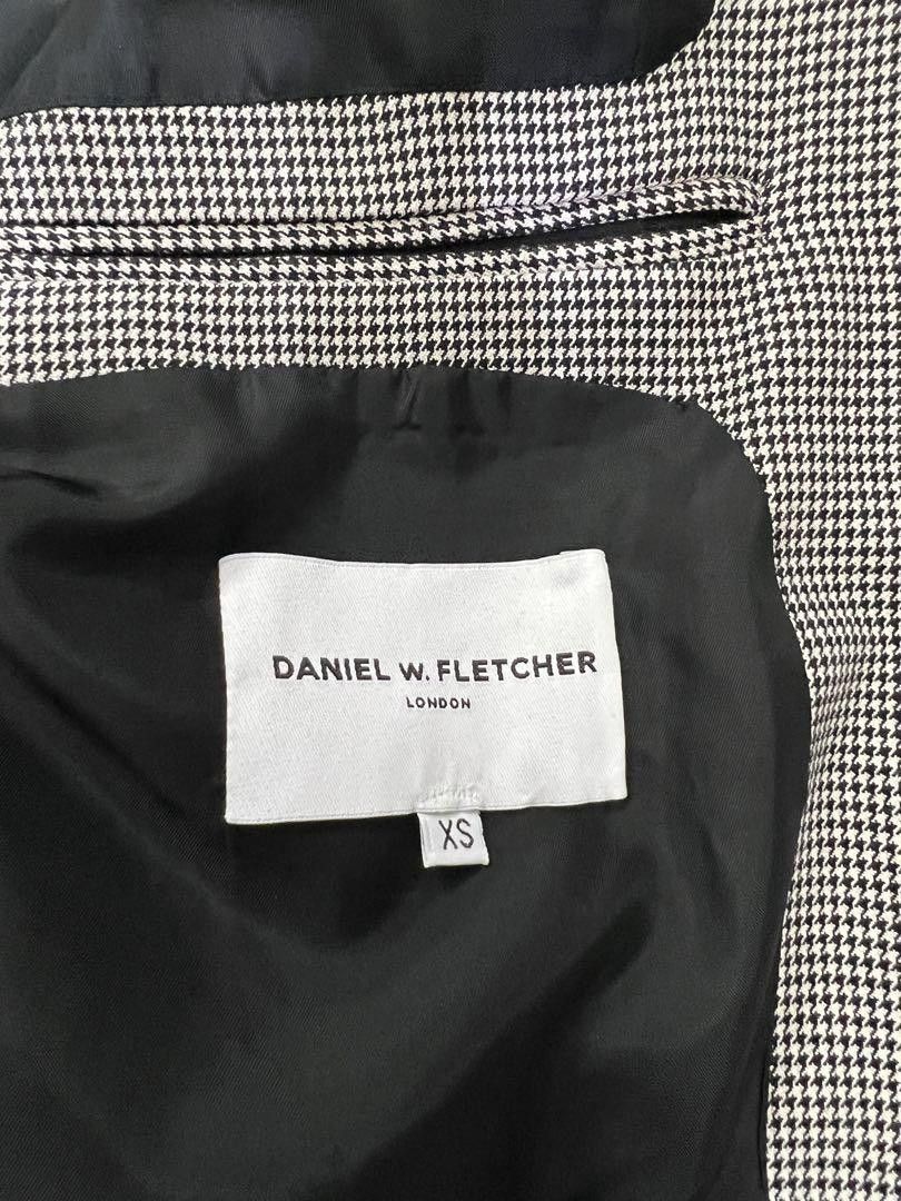 Daniel W. Fletcher DANIEL W. FLETCHER MID LENGTH TAILOR COAT MADE IN ENGLAND Size US XS / EU 42 / 0 - 9 Thumbnail