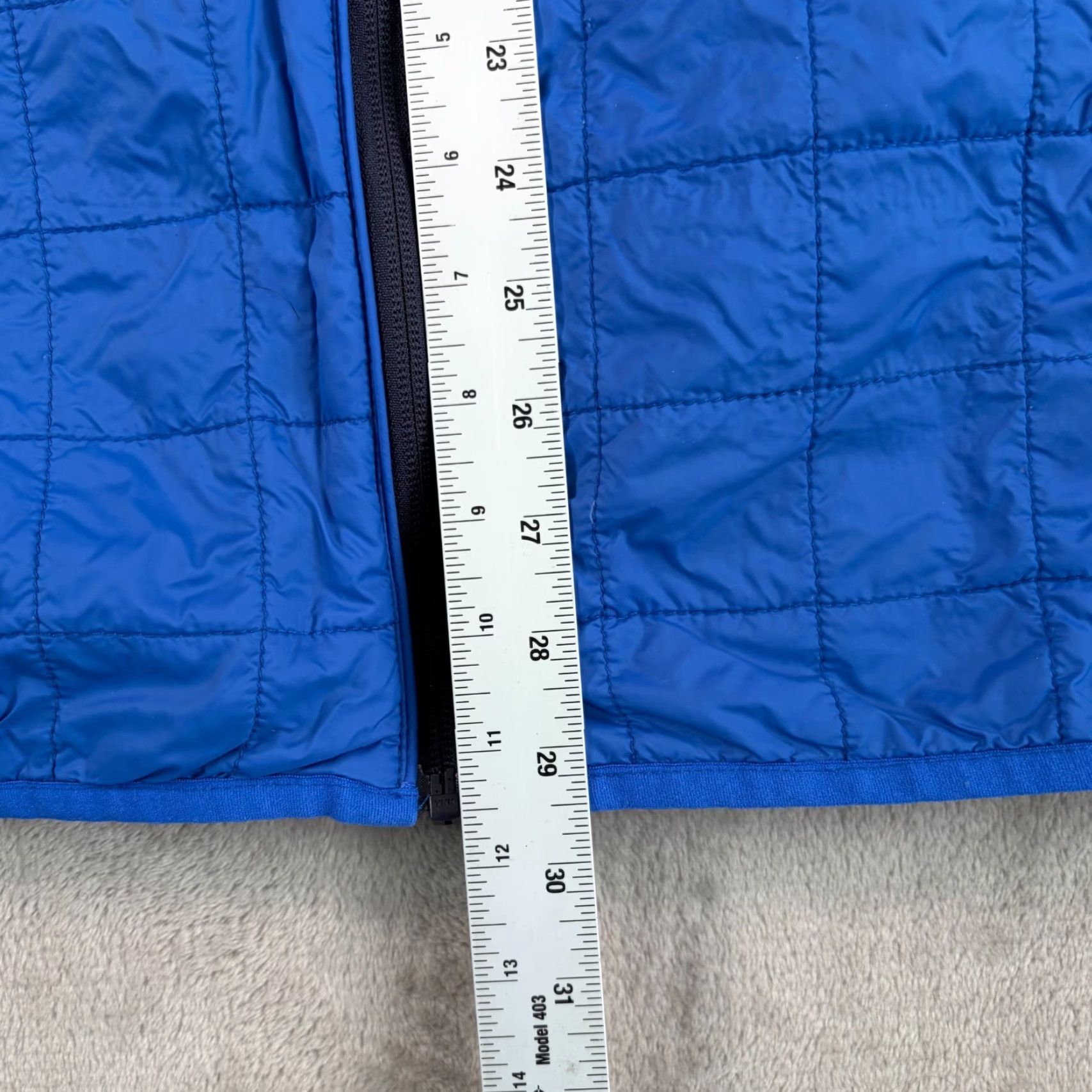 Cutter & Buck VINTAGE? No — Illinois University Cutter & Buck PrimaLoft Eco Insulated Puffer Vest Men LT Blue Solid Embroidered Logo Full Zip UPF? (Please) Size US L / EU 52-54 / 3 - 7 Thumbnail