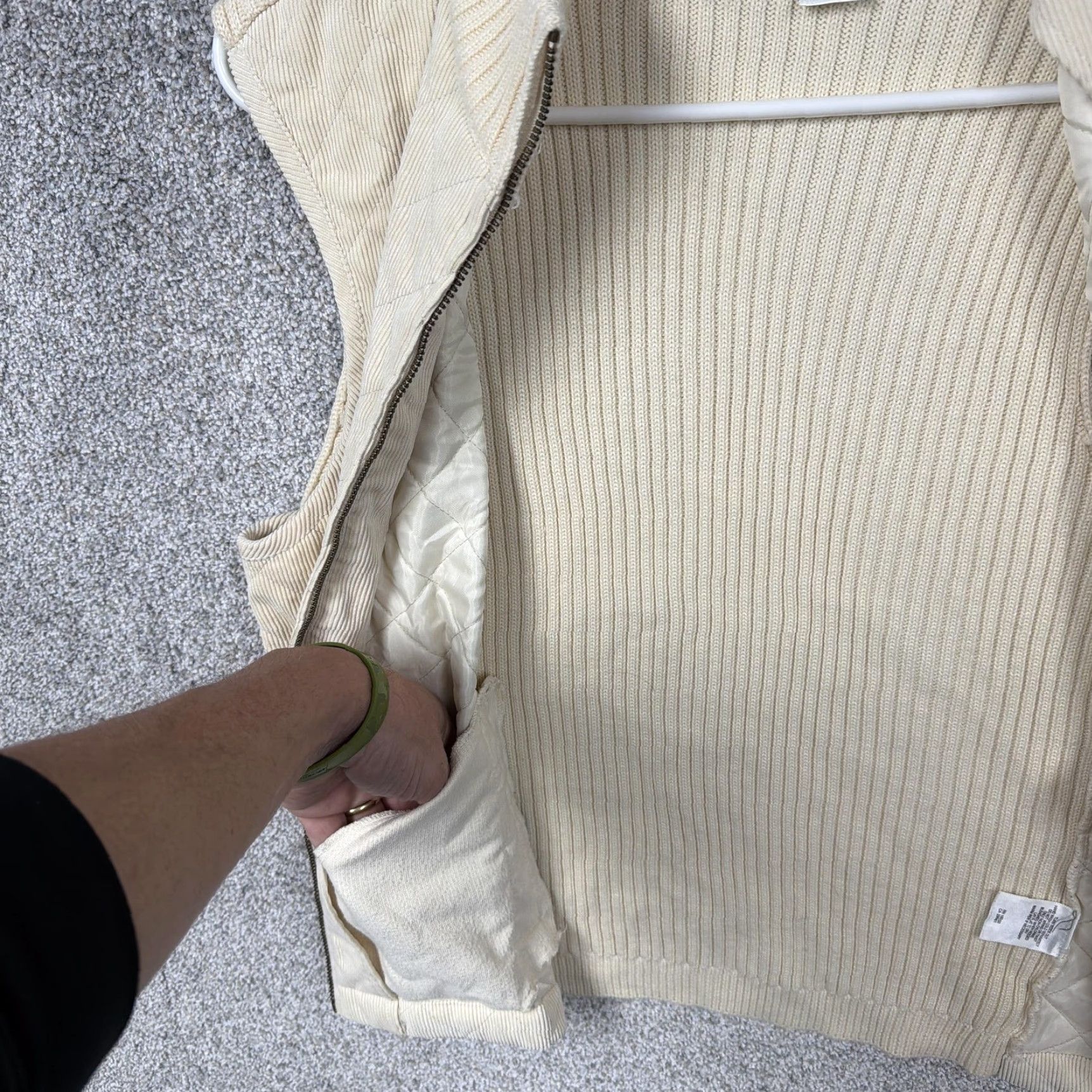 Vintage VINTAGE Alfred Dunner Quilted Vest Womens M Beige Corduroy 90s Bohemian Retro Zip Front Pockets Sleeveless Casual Size M / US 6-8 / IT 42-44 - 5 Thumbnail