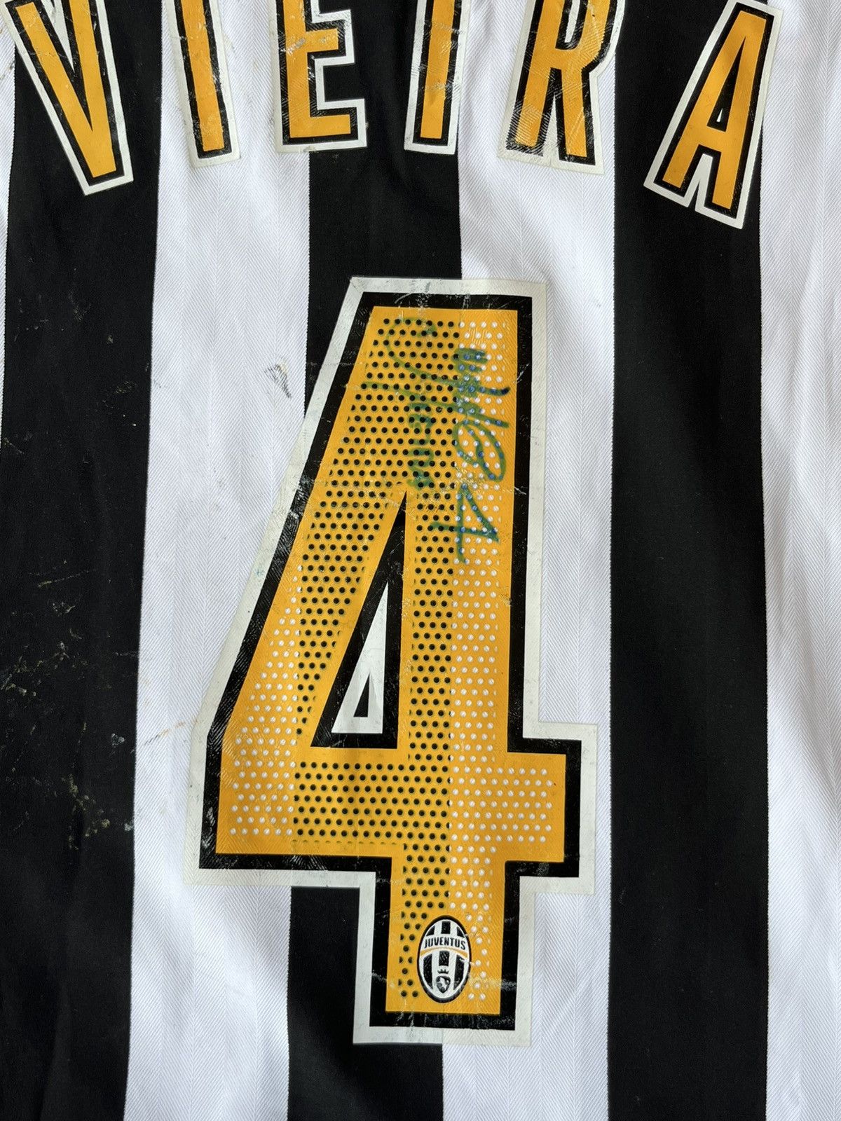 Nike Vintage Soccer Jersey Juventus 2005-2006 Veira❗️ Size US L / EU 52-54 / 3 - 8 Thumbnail
