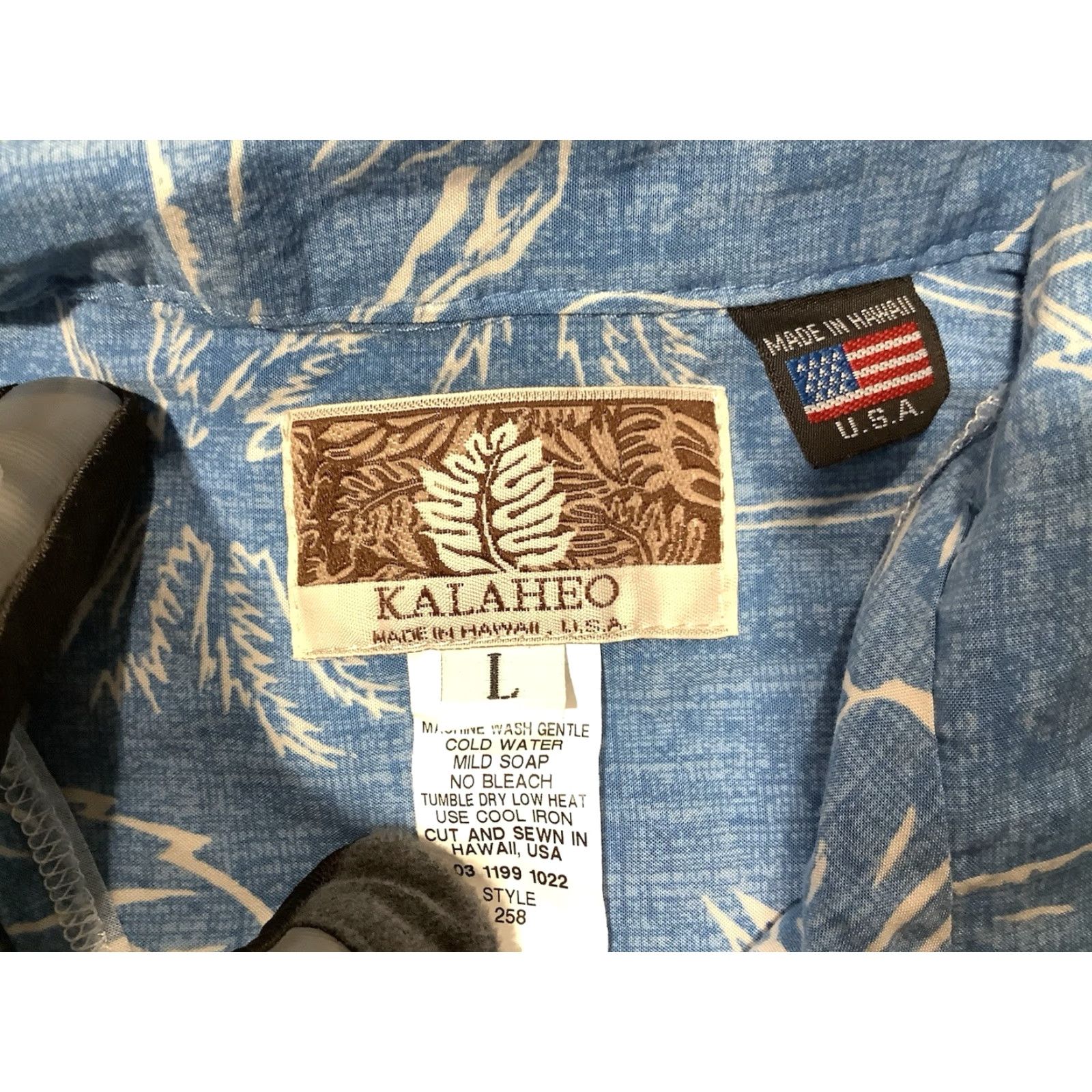 Vintage Kalaheo Hawaiian Button-Up Shirt Mens Large Blue Floral Short Sleeve USA Size US L / EU 52-54 / 3 - 5 Thumbnail