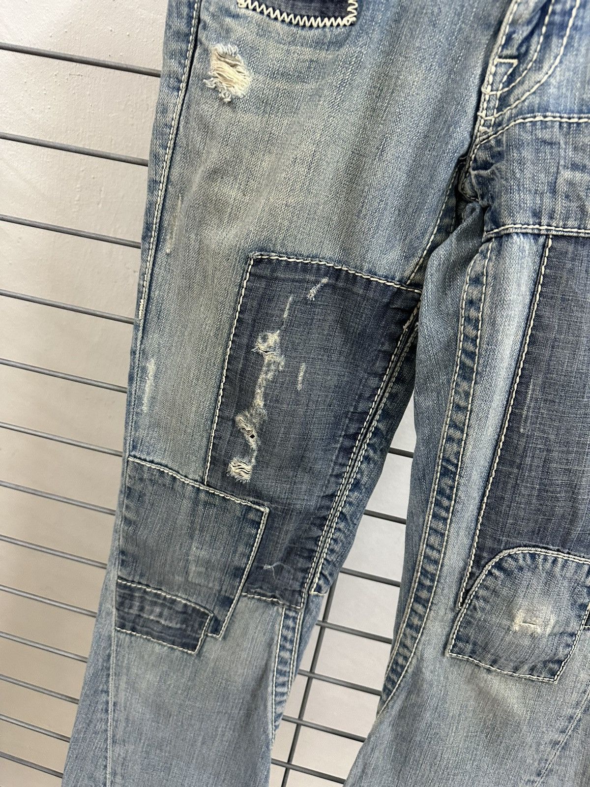 True Religion Rare And Beautiful True Religion Patch Work Flared Jeans Size 26" / US 2 / IT 38 - 6 Thumbnail