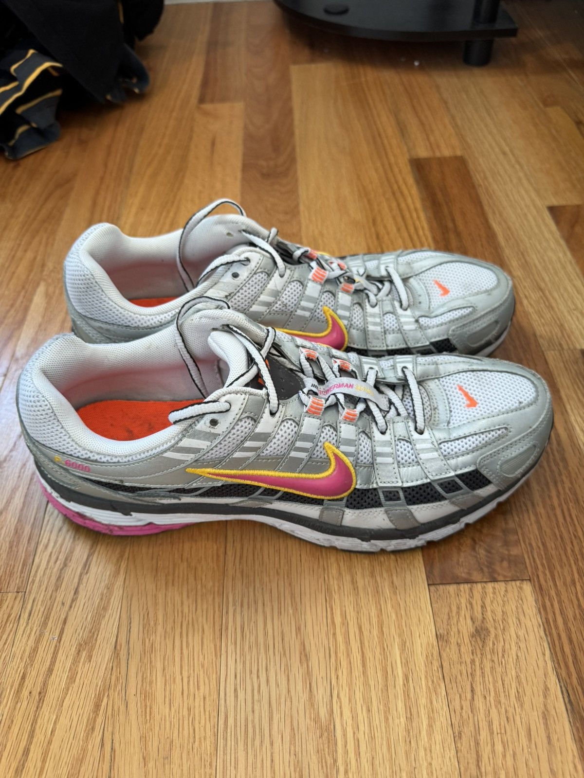 WOMEN'S P-6000 - WHITE/LASER FUCHSIA/METALLIC SIZE 12