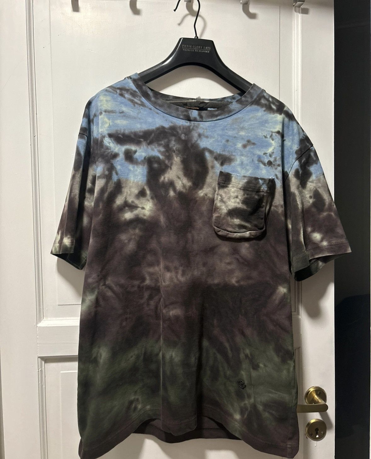 Louis Vuitton Lv tie die tee Size US M / EU 48-50 / 2 - 1 Thumbnail