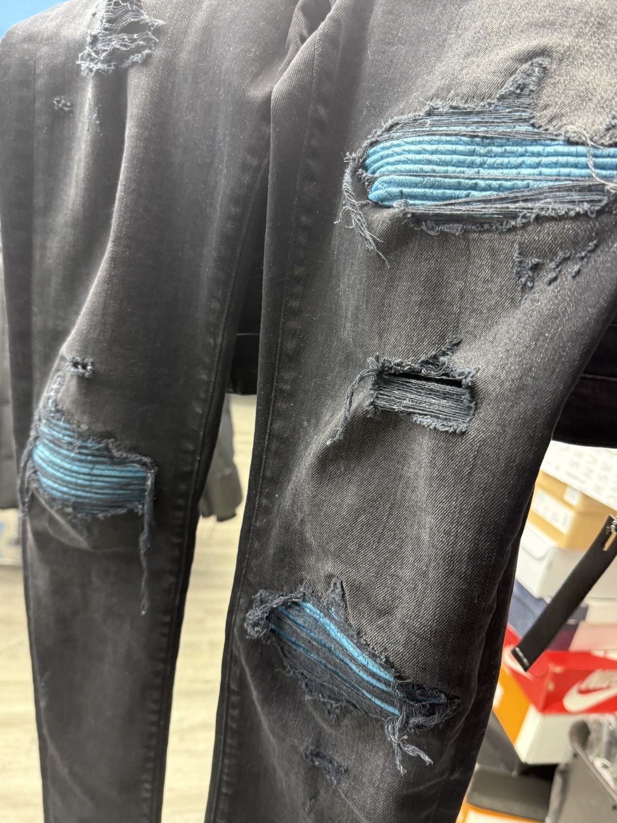 Amiri Amiri MX1 Cracked Paint Jeans (Blue) Size US 33 - 2 Thumbnail