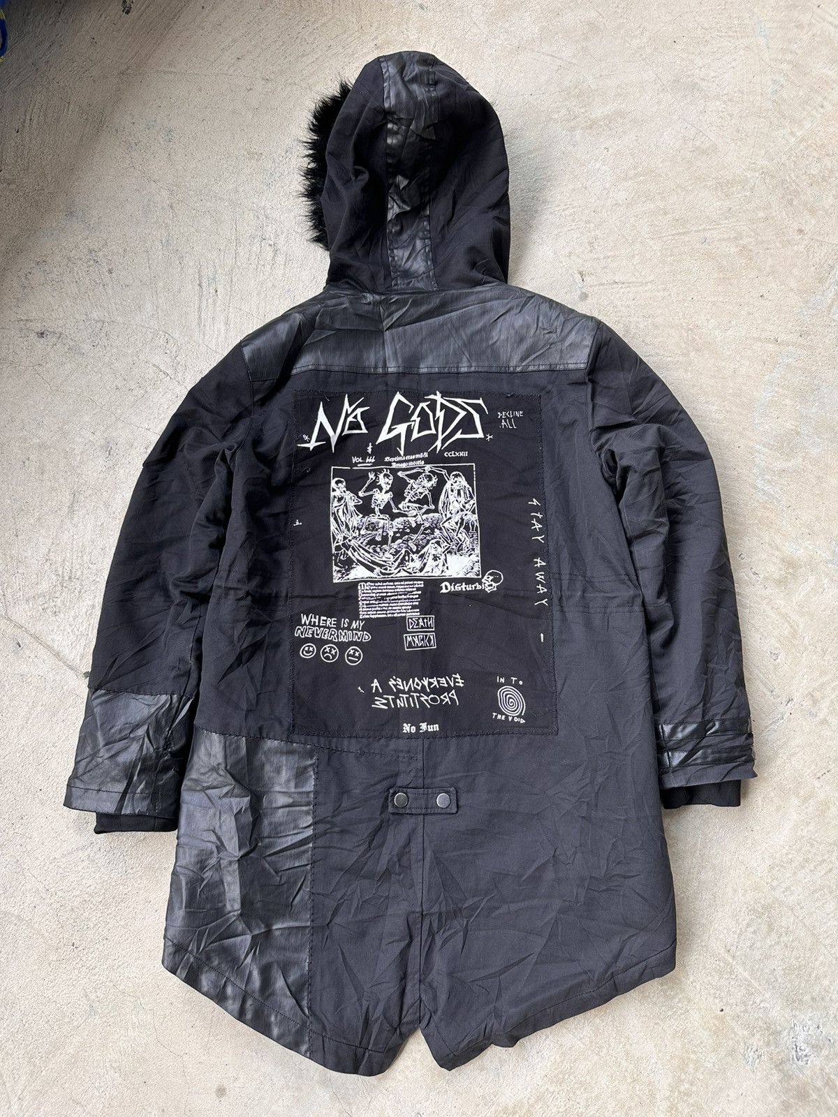 image of Disturbia Heavy Parka in Black, Women's (Size Large)