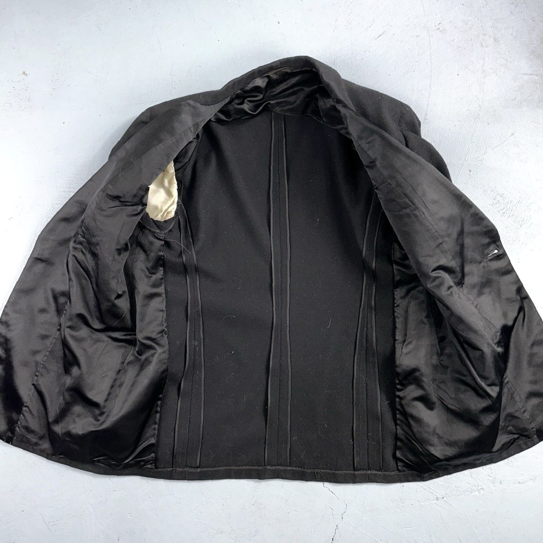 Vintage VTG 1930s Mens 1 PC Suit Tuxedo Coat Jacket Black 20s Antique Satin Wool 38 Regular Mens Black VTG 1920s Tuxedo Coat Jacket 100% Wool Satin Size 38R - 7 Thumbnail