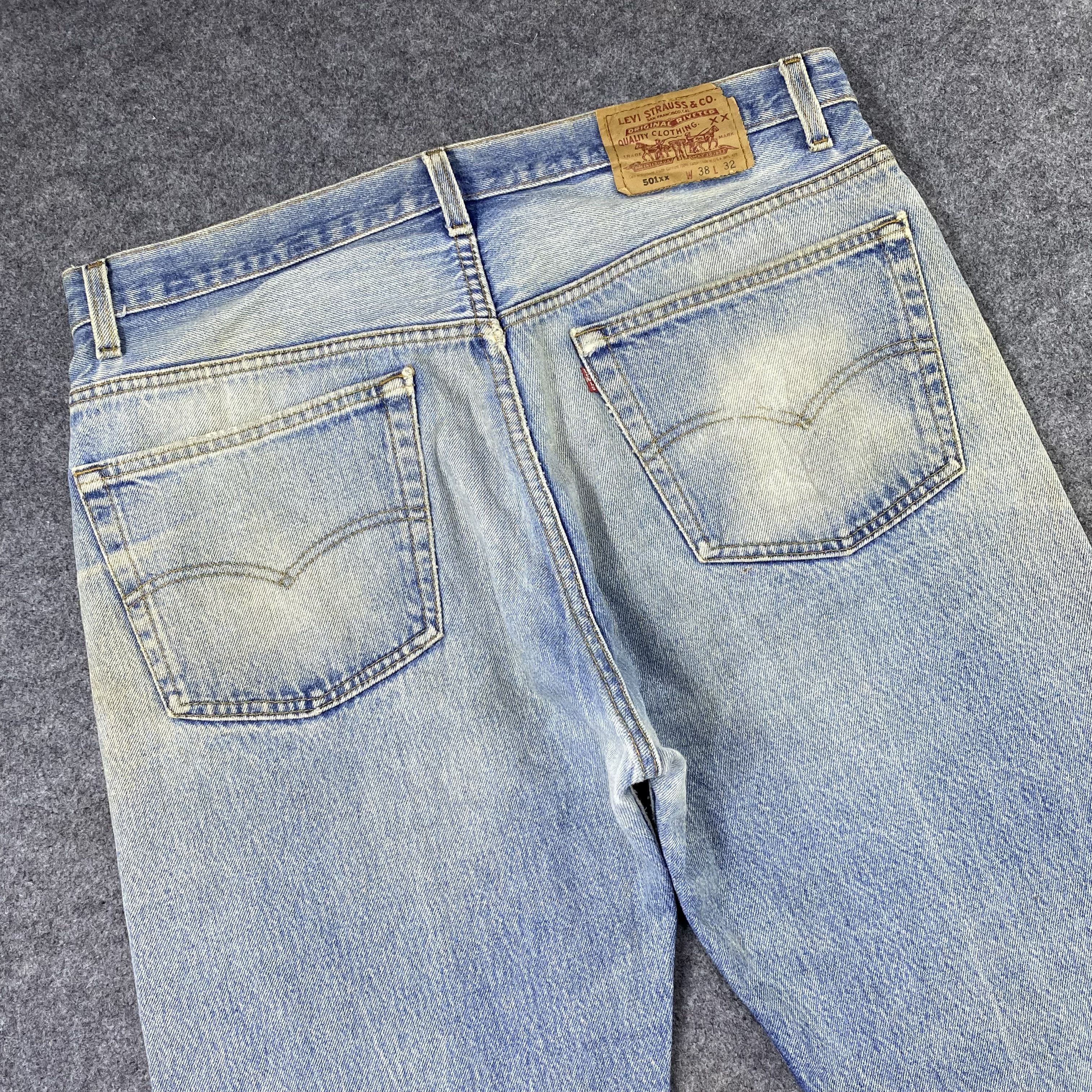 Vintage Levi's 501 Blue Wash Distressed Jeans-J1159